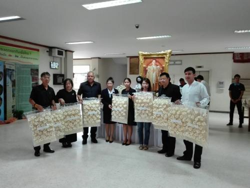 จัดทำดอกไม้จันทน์พระราชทาน และปลูกดอกดาวเรือง