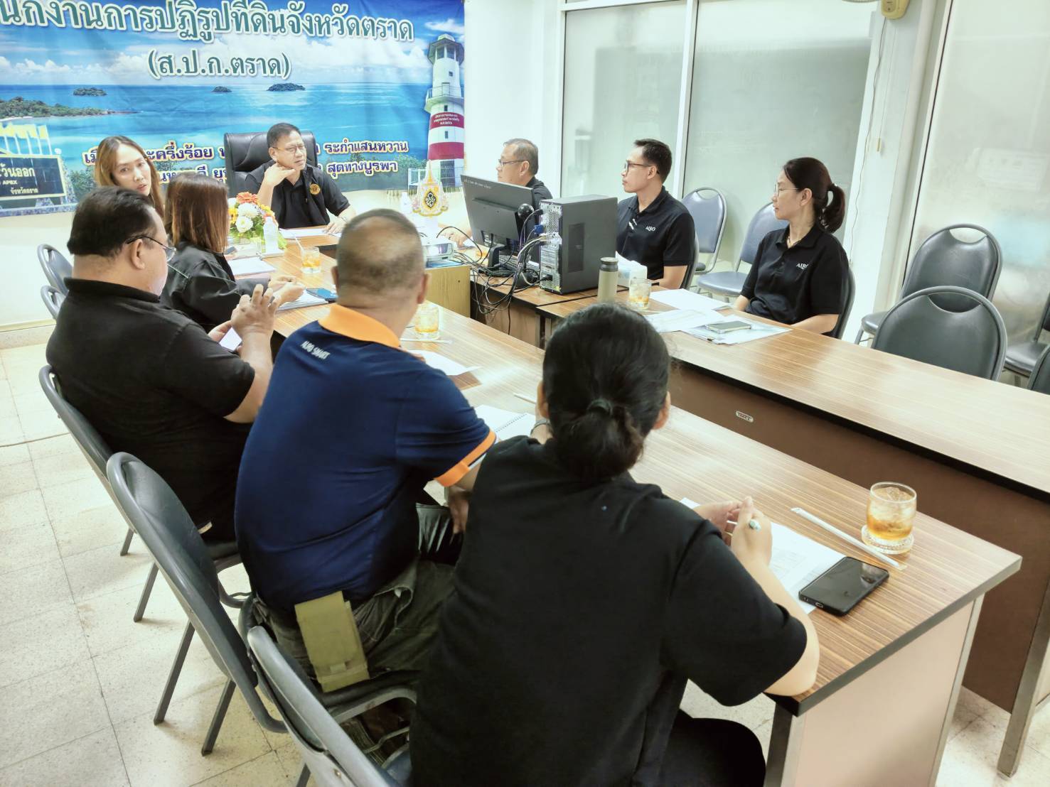 วันที่ 12 กุมภาพันธ์ 2569 นายพนมไพร ดีใหม่ ผู้อำนวยการสำนักจัดการแผนที่และสารบบที่ดิน ติดตามและตรวจสอบงานสำรวจรังวัดแผนที่แปลงที่ดินตามมาตรฐาน Rtk Gnss Network ปีงบประมาณ 2569 จังหวัดตราด