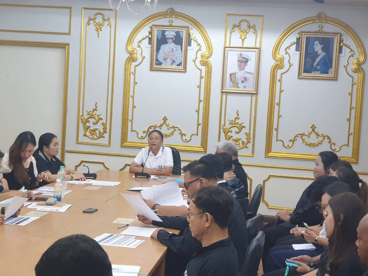 title - สำนักจัดการแผนที่และสารบบที่ดิน ประชุมประจำเดือนวันที่ 2 เมษายน 2569 โดยมี นางดาวรุ่ง ตันติไวทยพันธุ์ ผู้อำนวยการสำนัก เป็นประธาน