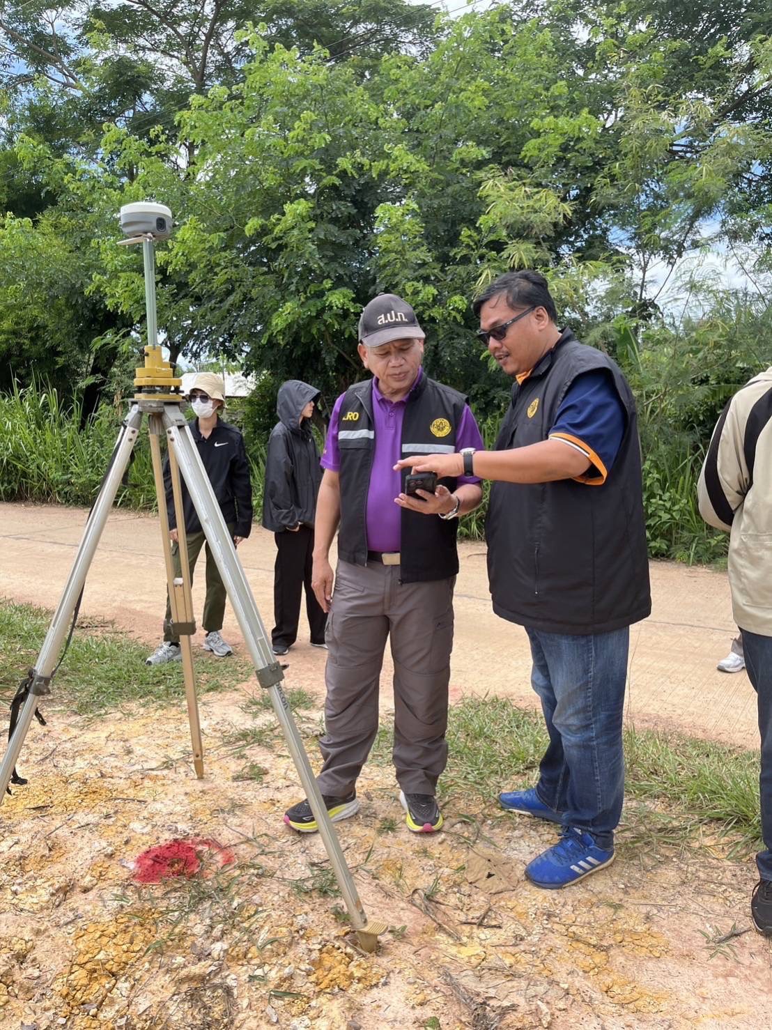 กลุ่มแผนที่ เดินทางติดตามงานปักหลักเขตในพื้นที่ จังหวัด สุพรรณบุรี จังหวัด ชัยภูมิ วันที่ 23-28 มิถุนายน 2568