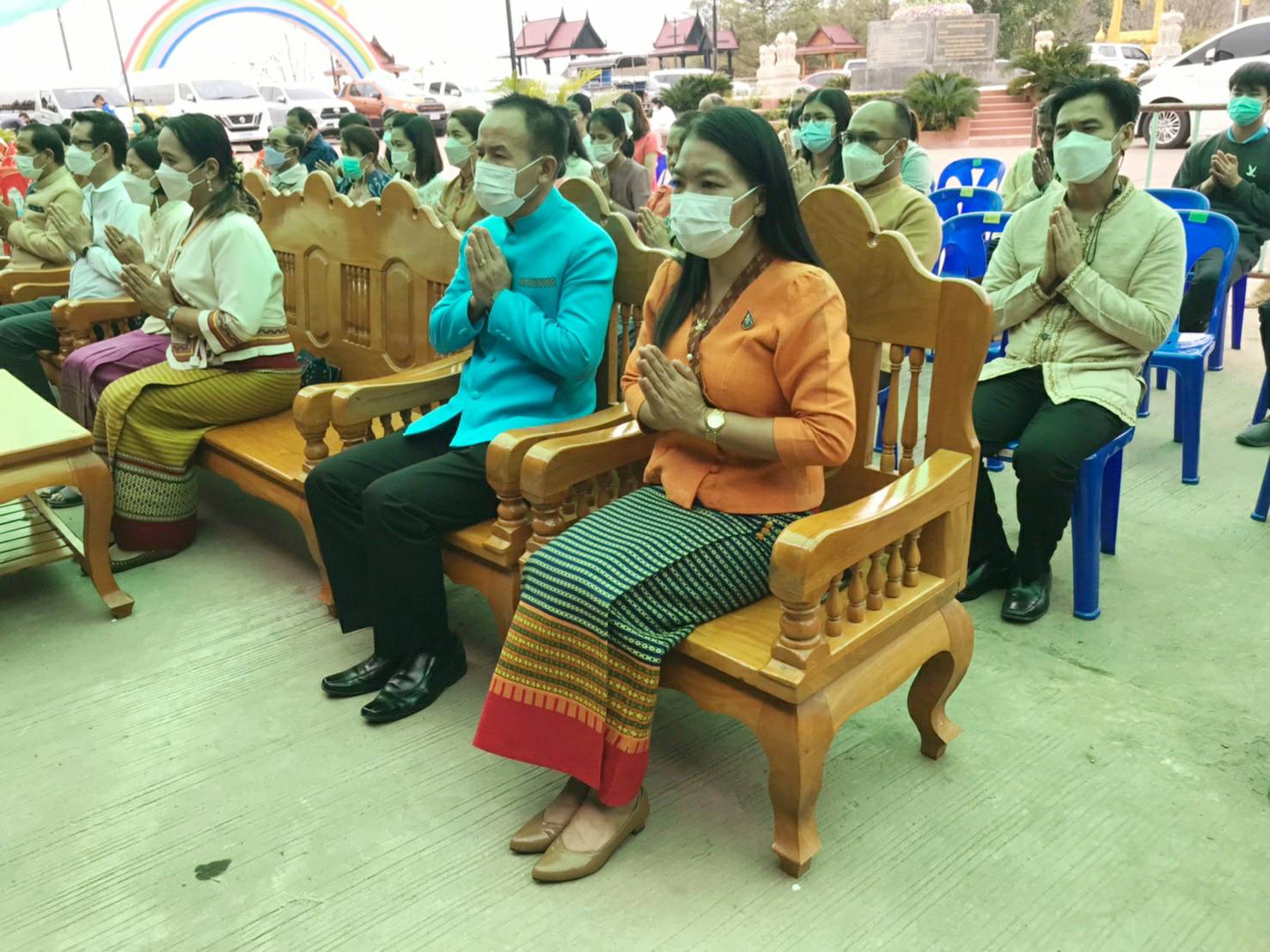 ร่วมทำบุญตักบาตร ข้าวสาร อาหารแห้ง 