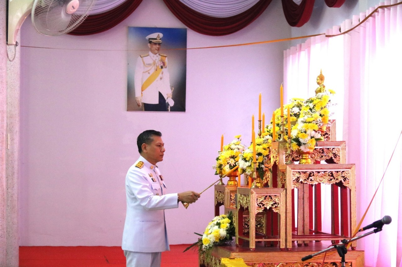 ร่วมพิธีทำบุญตักบาตร เนื่องในวันพ่อขุนรามคำแหงมหาราช ประจำปี 2567 