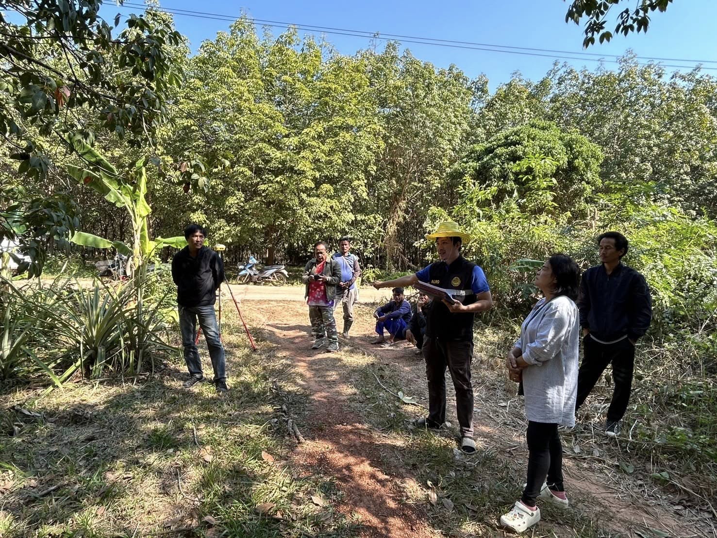 ลงพื้นที่ตรวจสอบแนวเขตที่ดินและเจรจาไกล่เกลี่ยข้อพิพาท