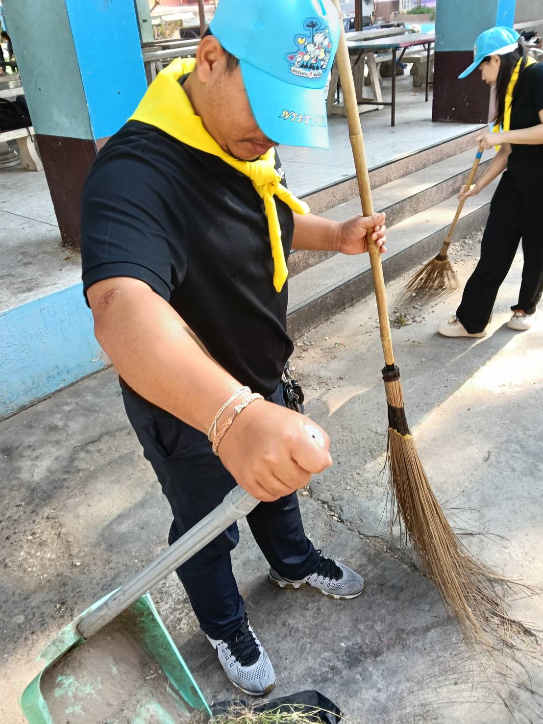 title - ส.ป.ก.มุกดาหาร ร่วมกิจกรรมจิตอาสาพัฒนาวันสำคัญของชาติไทย ณ โรงเรียนทีโอเอวิทยา (เทศบาล 1 วัดคำสายทอง)