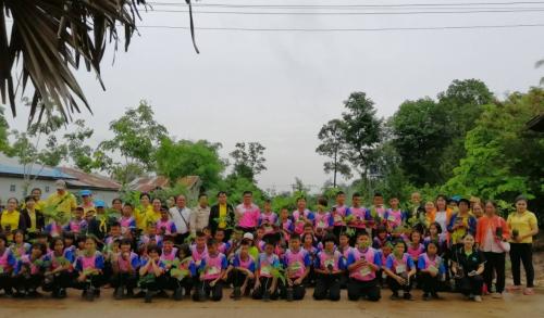 วันรักต้นไม้ประจำปีของชาติ พ.ศ.2562 นายกฤตวิทย์ พิมพ์ทองงาม ปฏิรูปที่ดินจังหวัดมุกดาหาร และเจ้าหน้าที่ในสังกัด ร่วมกันปลูกต้นไม้ พร้อมด้วยคณะครู และนักเรียน โรงเรียนนาอุดม อำเภอนิคมคำสร้อย จังหวัดมุกดาหาร