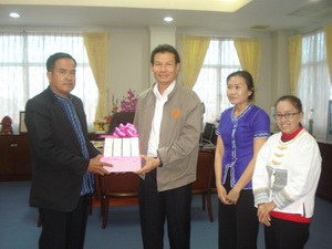มอบของขวัญเนื่องในโอกาสวันขึ้นปีใหม่ 2557 