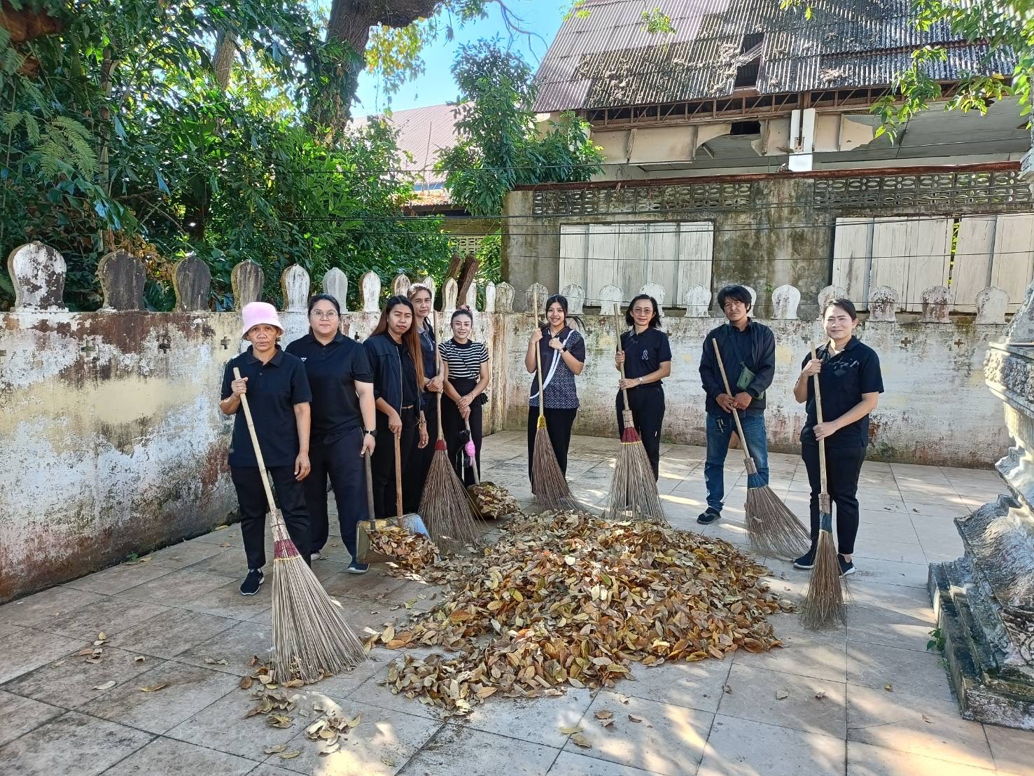 ส.ป.ก.นครนายก จัดกิจกรรมจิตอาสาบำเพ็ญสาธารณประโยชน์