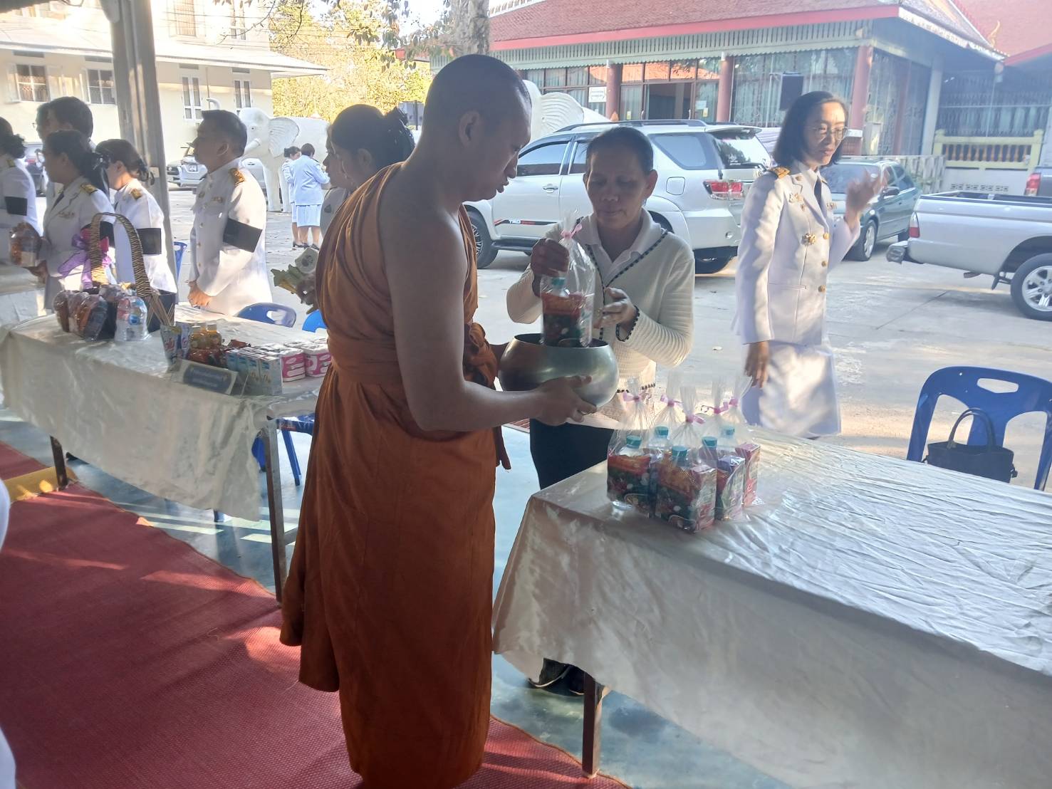 title - ส.ป.ก.นครนายก ร่วมพิธีเจริญพระพุทธมนต์และทำบุญตักบาตร