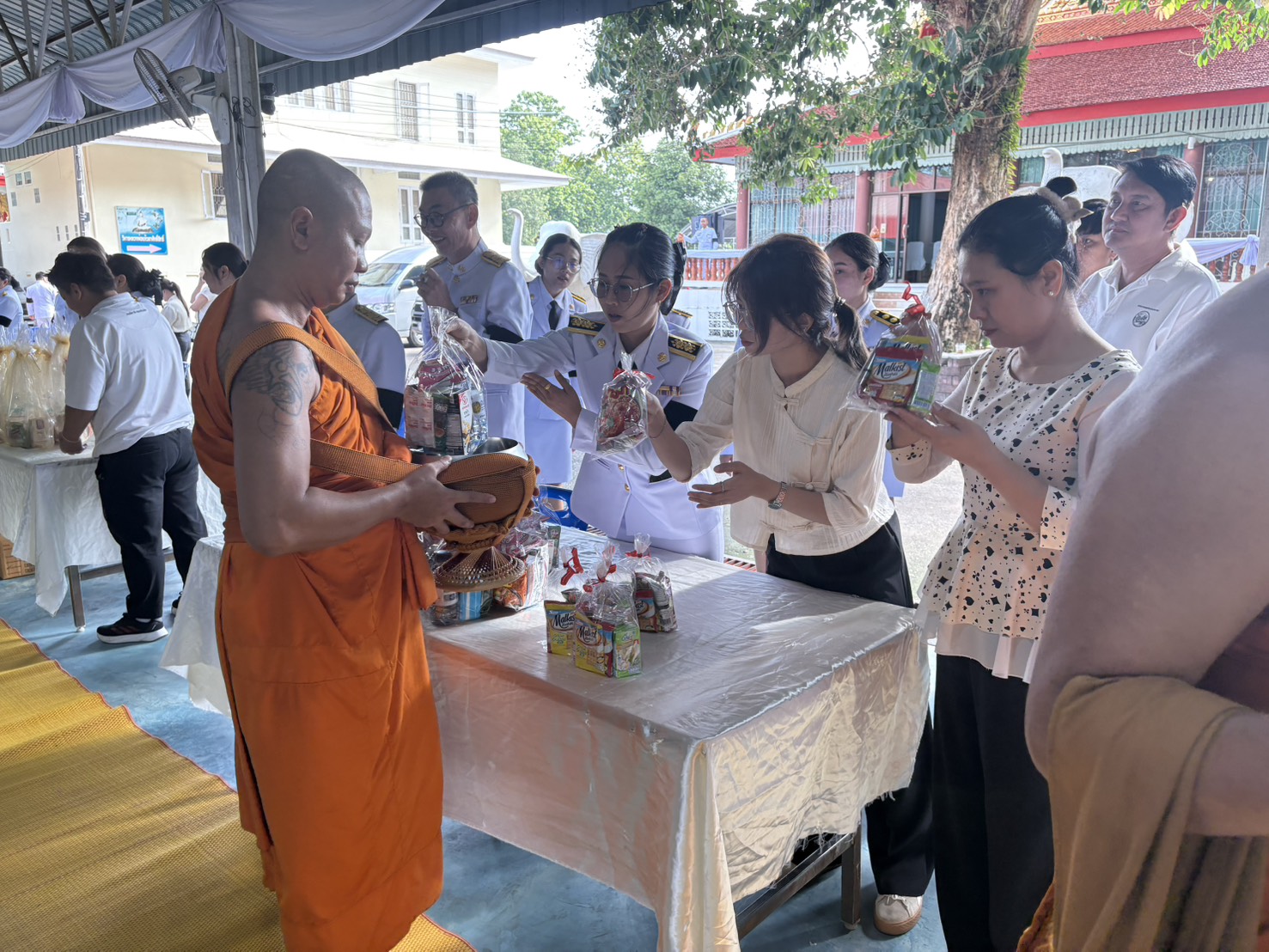 title - ส.ป.ก.นครนายก เข้าร่วมพิธีเจริญพระพุทธมนต์ และทำบุญตักบาตร พร้อมปล่อยพันธุ์สัตว์น้ำเฉลิมพระเกียรติฯ 