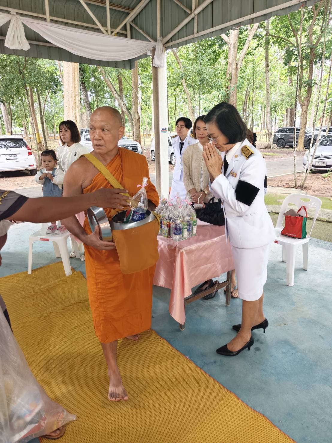 title - ส.ป.ก.นครนายก เข้าร่วมพิธีเจริญพระพุทธมนต์ และทำบุญตักบาตร