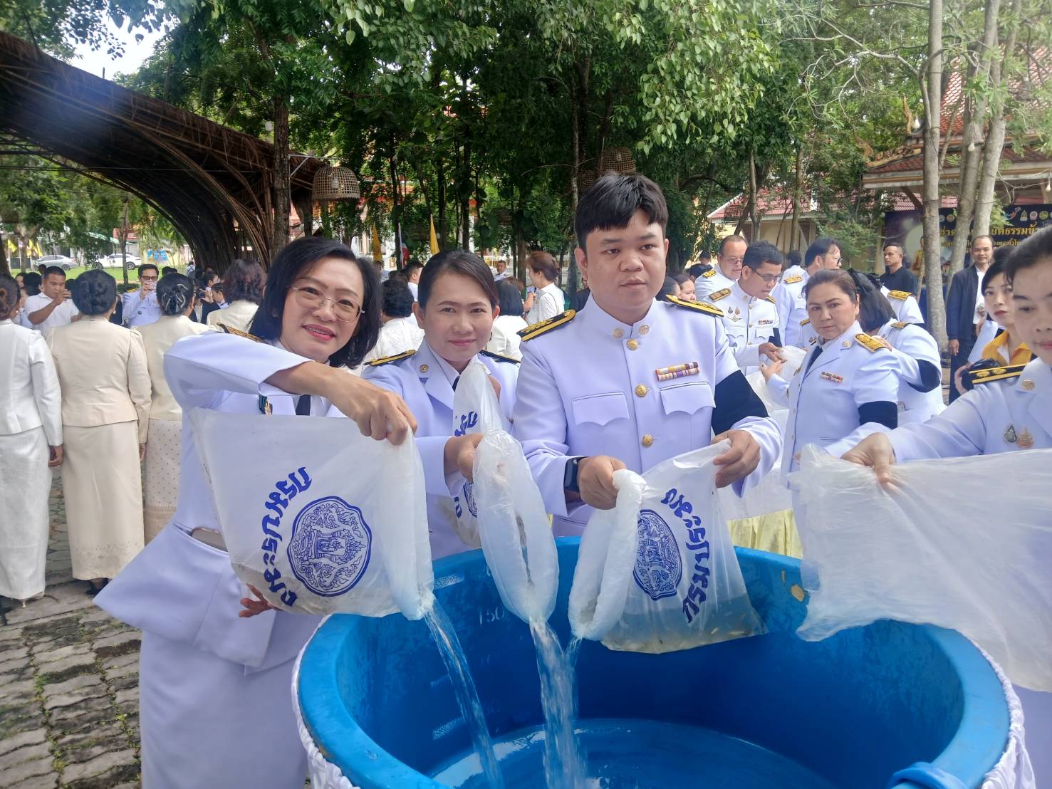 title - ส.ป.ก.นครนายก เข้าร่วมพิธีทำบุญตักบาตรถวายพระราชกุศล 