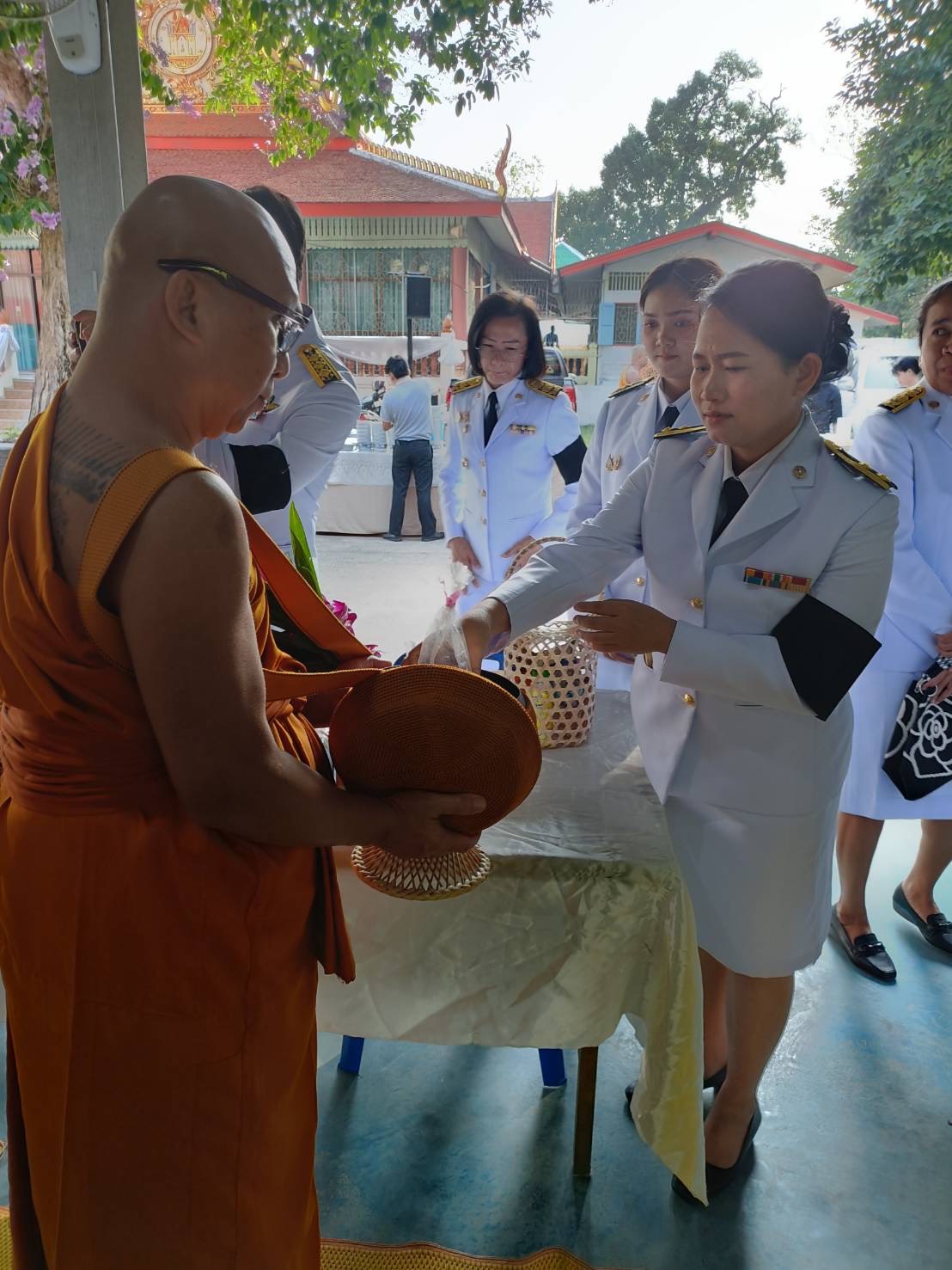 title - ส.ป.ก.นครนายก ร่วมเข้าร่วมพิธีเจริญพระพุทธมนต์ และทำบุญตักบาตร