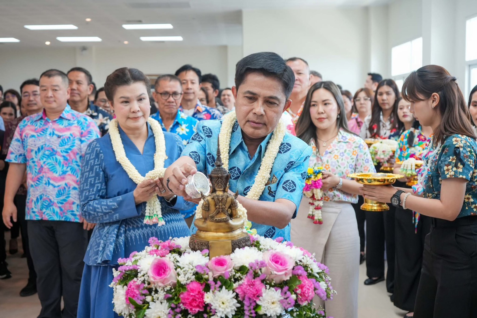 ส.ป.ก.นครนายก ร่วมกิจกรรมสืบสานประเพณี รดน้ำและขอรับพร