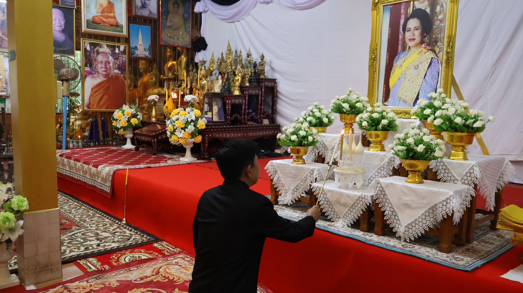 ส.ป.ก.นครนายก ร่วมพิธีสวดพระอภิธรรมอุทิศถวายพระราชกุศล