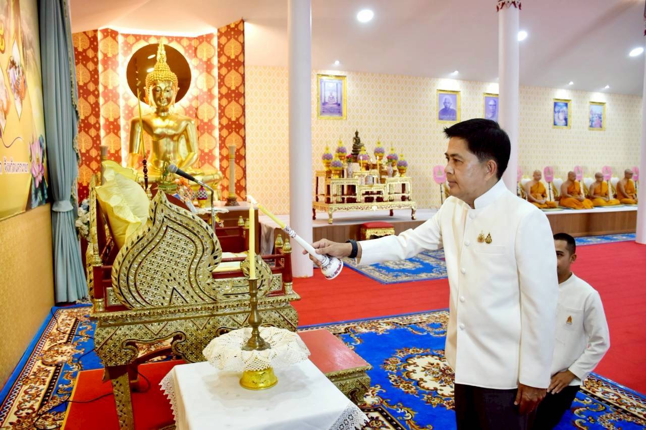 ส.ป.ก.นครนายก ร่วมพิธีทำบุญตักบาตรเทโวโรหณะ เนื่องในวันออกพรรษา
