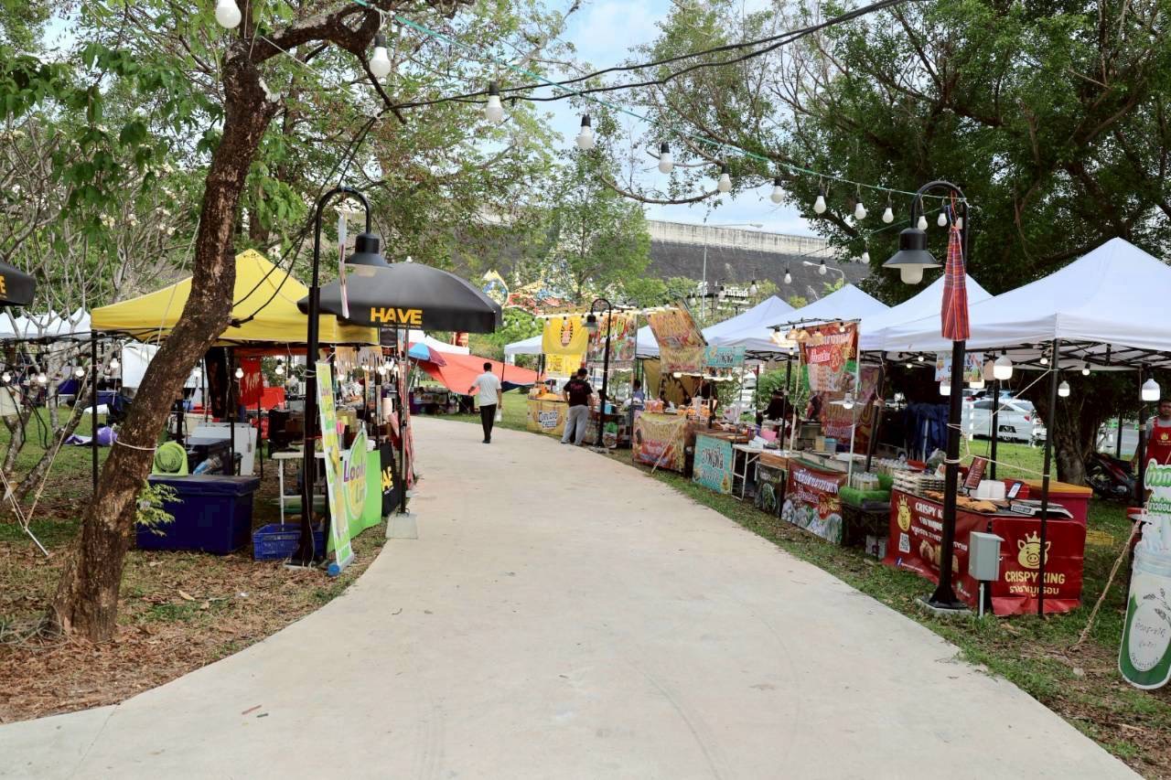 title - ส.ป.ก.นครนายก เข้าร่วมพิธีเปิดงาน เพลินแฟร์@นครนายก