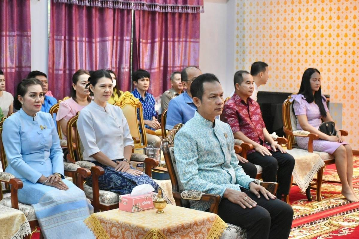 ร่วมกิจกรรม“ผู้ว่า พาแต่งไทย หิ้วปิ่นโตทำบุญ เกื้อกูลพระพุทธศาสนา รักษาสิ่งแวดล้อม” เนื่องในวันธรรมสวนะ(วันพระ)