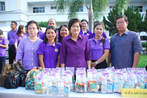 กิจกรรมทำบุญตักบาตร เพี่อเฉลิมพระเกียรติสมเด็จพระเทพรัตนราชสุดาฯ  