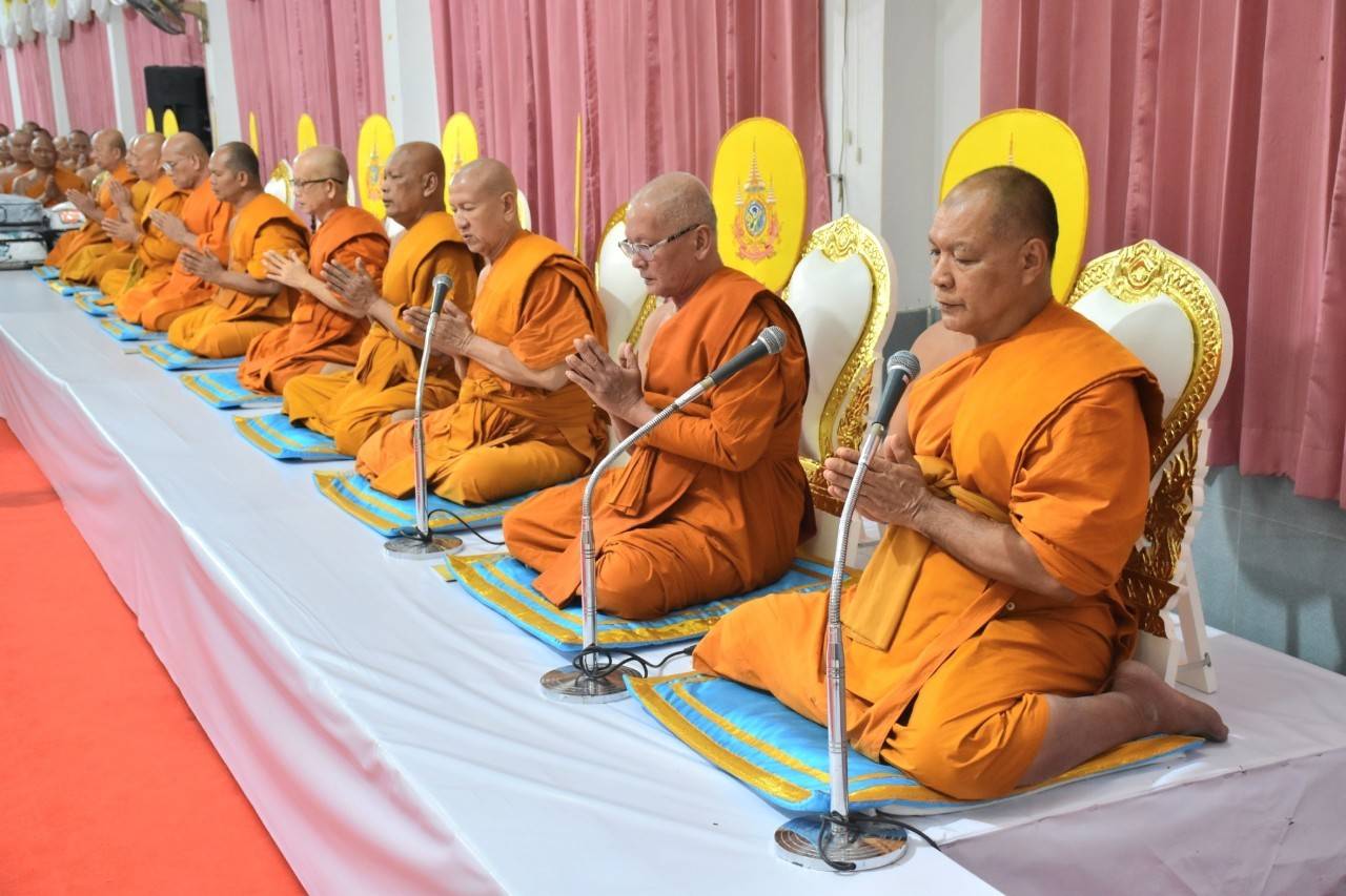 title - ส.ป.ก.นครนายก ร่วมพิธีเจริญพระพุทธมนต์เฉลิมพระเกียรติถวายพระพรชัยมงคล แด่พระบาทสมเด็จพระเจ้าอยู่หัว และพระบรมวงศานุวงศ์ ประจำเดือนมกราคม 2568