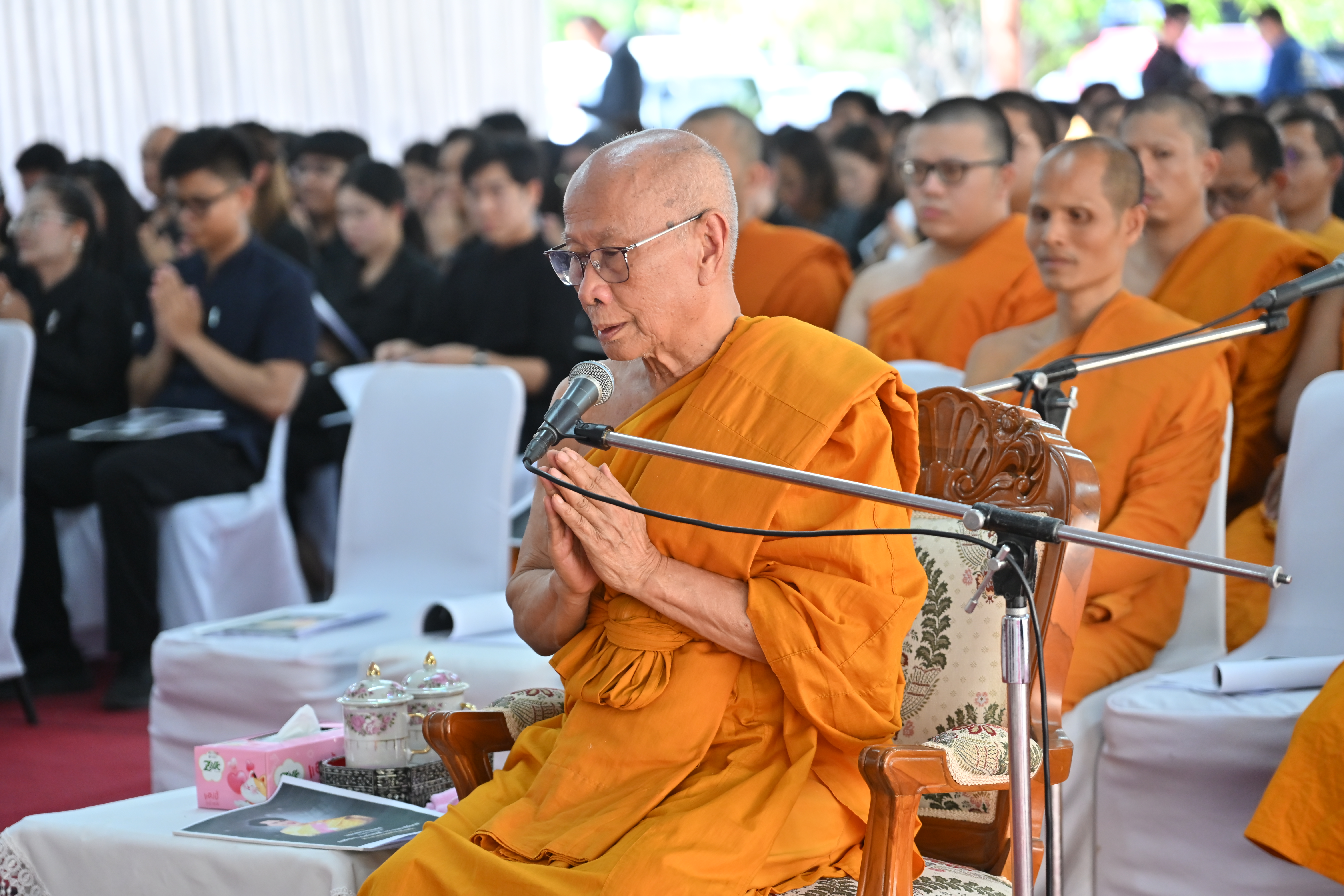 title - ส.ป.ก.นครปฐม ร่วมพิธีสวดพระพุทธมนต์ และเจริญจิตตภาวนา อุทิศถวายพระราชกุศลแด่  สมเด็จพระนางเจ้าสิริกิติ์ พระบรมราชินีนาถ พระบรมราชชนนีพันปีหลวง