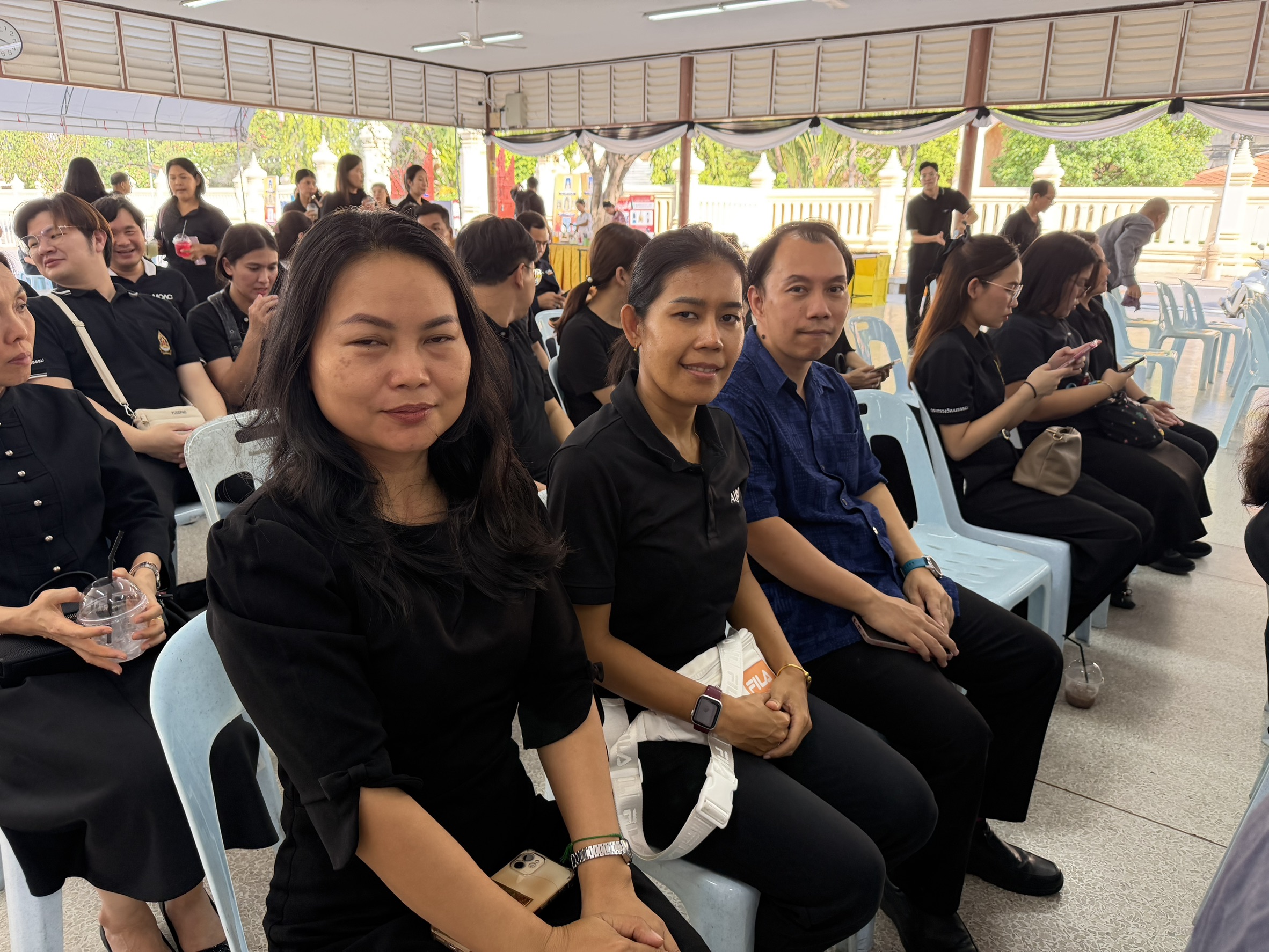 title - ส.ป.ก.นครปฐม ร่วมพิธีสวดพระพุทธมนต์ และเจริญจิตตภาวนา อุทิศถวายพระราชกุศลแด่  สมเด็จพระนางเจ้าสิริกิติ์ พระบรมราชินีนาถ พระบรมราชชนนีพันปีหลวง
