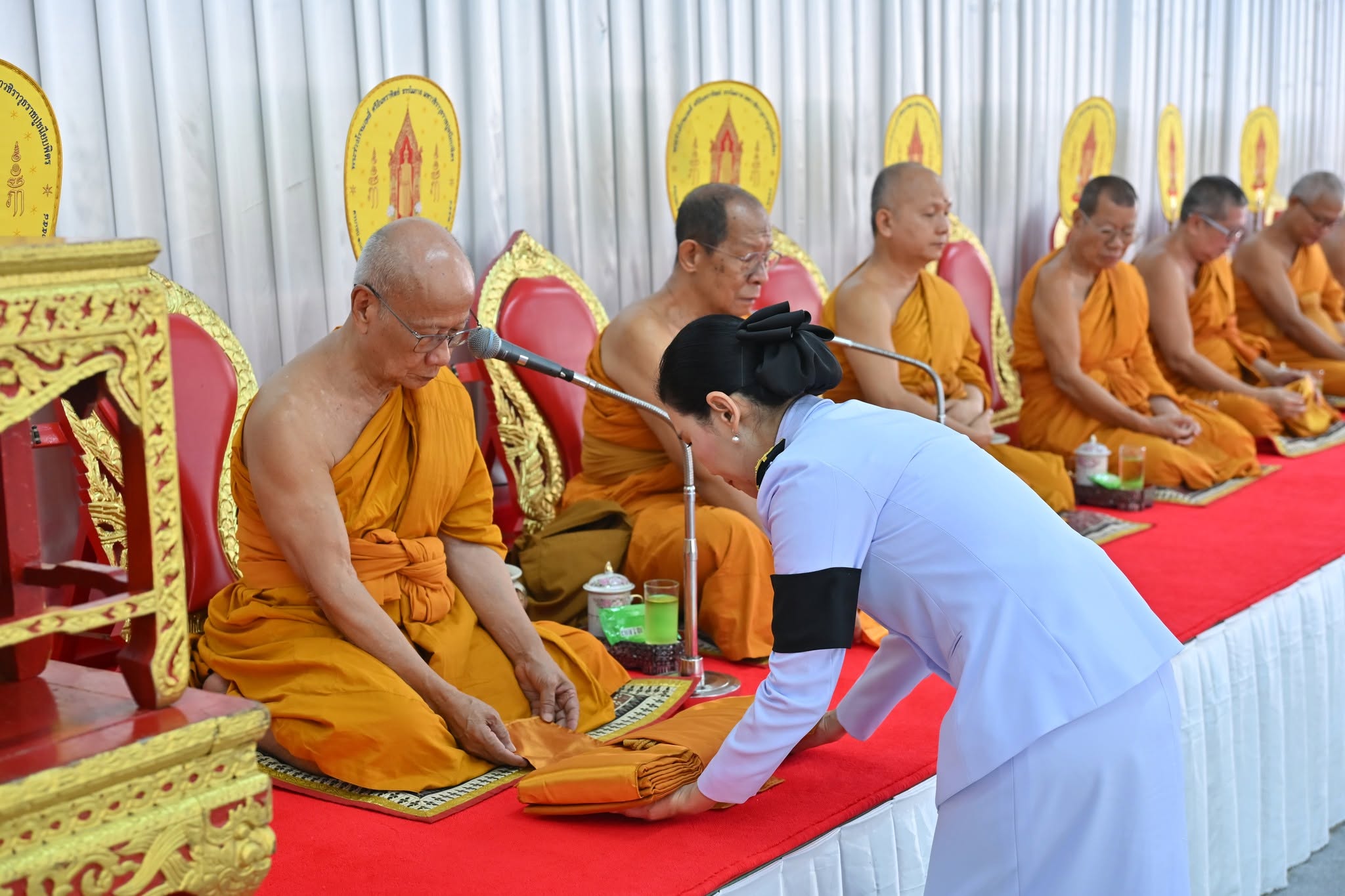 title - ส.ป.ก.นครปฐม เข้าร่วมพิธีเจริญพระพุทธมนต์และทำบุญตักบาตรถวายพระกุศล เนื่องในโอกาสงานฉลองพระชนมายุ 99 พรรษา สมเด็จพระอริยวงศาคตญาณ สมเด็จพระสังฆราช สกลมหาสังฆปริณายก 26 มิถุนายน 2569