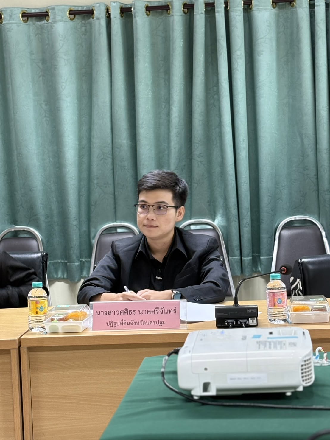 title - ส.ป.ก.นครปฐม เข้าร่วมการประชุมคณะกรรมการบริหารงานอาสาสมัครเกษตรจังหวัดนครปฐม ประจำปีงบประมาณ พ.ศ. 2569 เพื่อมอบรางวัลอาสาสมัครเกษตรหมู่บ้าน (อกม.) ต้นแบบระดับจังหวัด ประจำปีงบประมาณ 2569