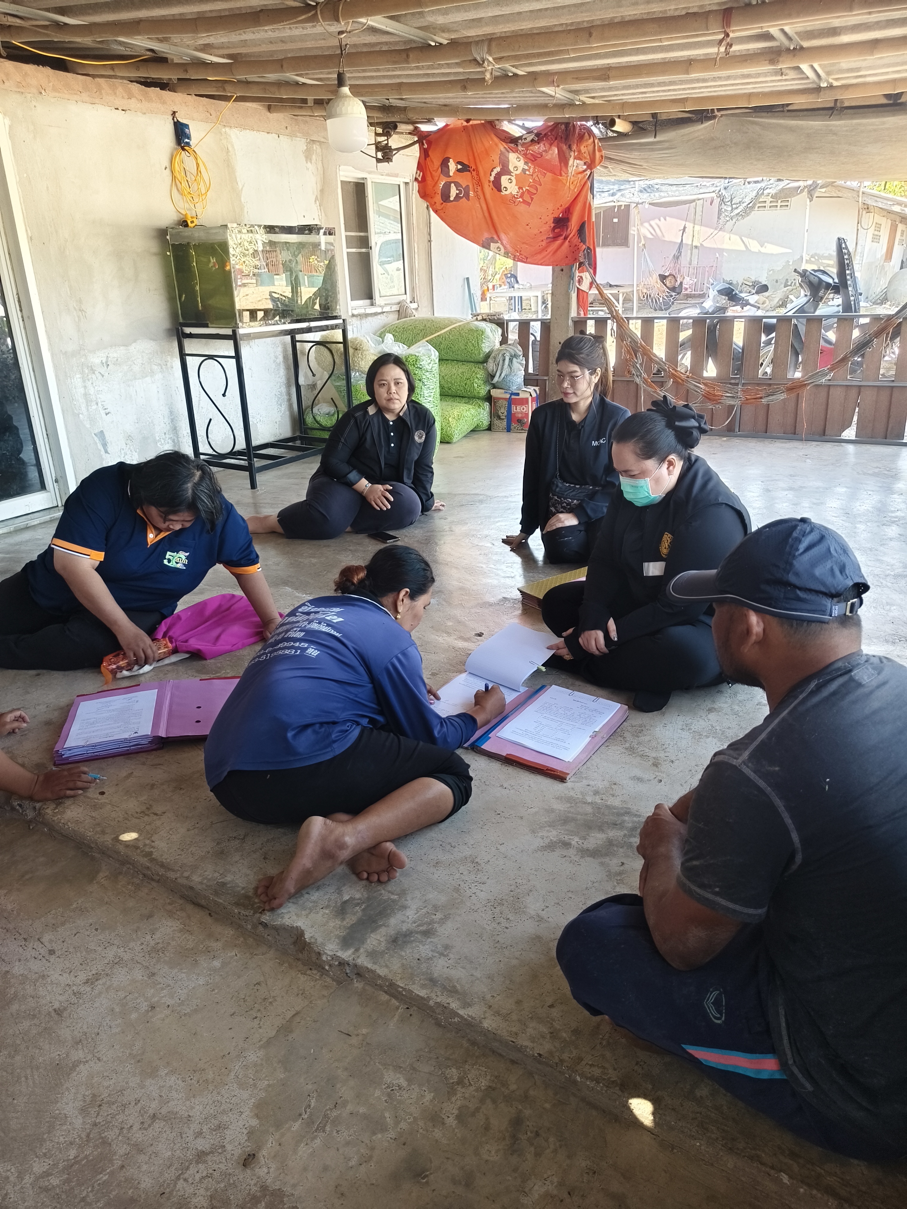 title - ส.ป.ก.นครปฐม ลงพื้นที่ดำเนินการจัดทำสัญญากู้ยืมเงินกองทุนการปฏิรูปที่ดินเพื่อเกษตรกรรม  ปี 2569 กลุ่มที่ 2-4 