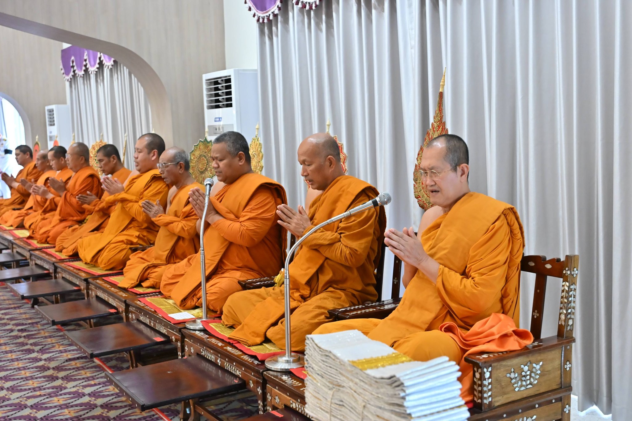 title - พิธีบำเพ็ญทักษิณานุประทานวาระสวรรรคต (สตมวาร) 100 วัน เพื่ออุทิศถวายพระราชกุศลแด่ สมเด็จพระนางเจ้าสิริกิติ์ พระบรมราชินีนาถ พระบรมราชชนนีพันปีหลวง