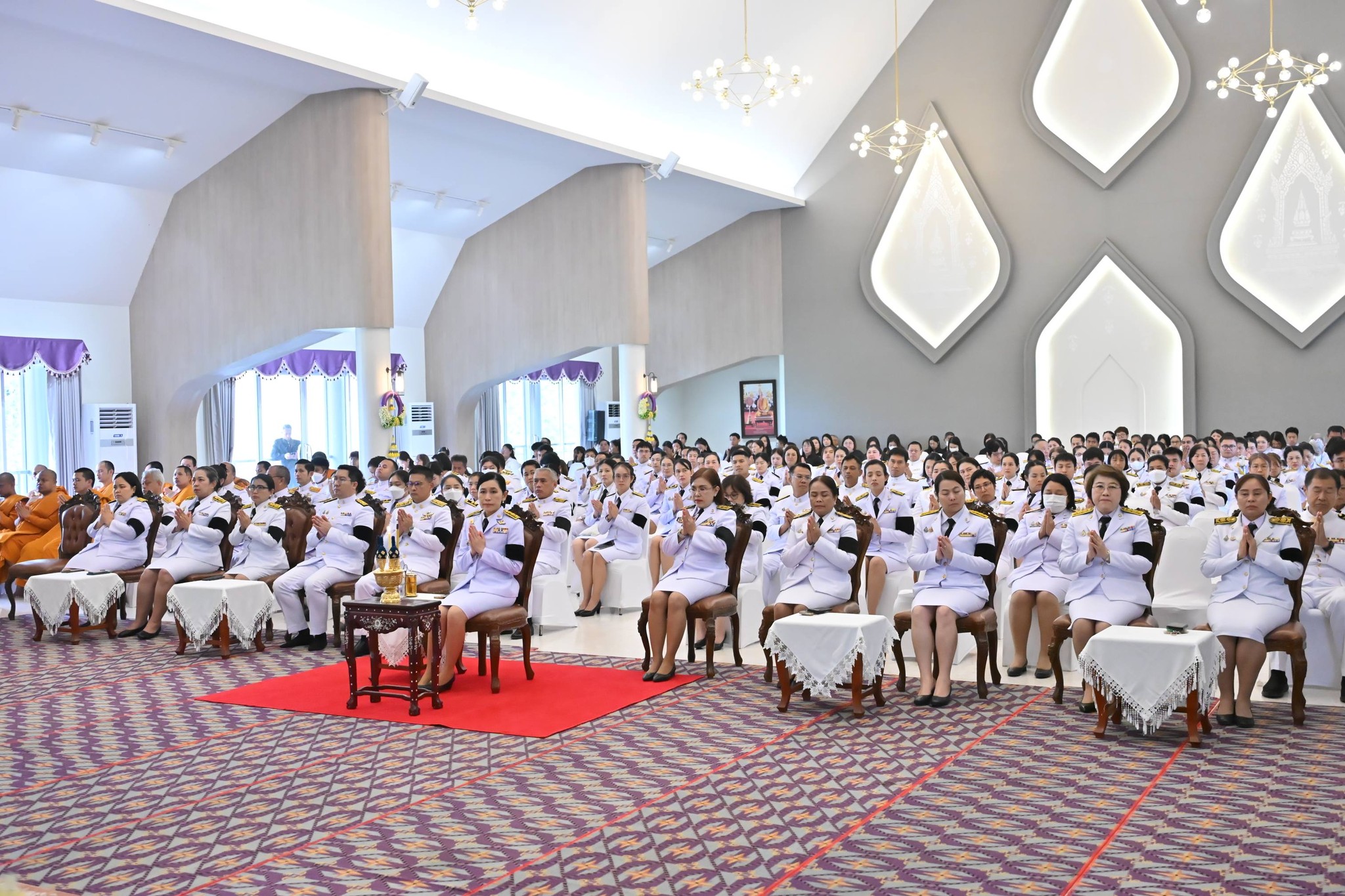 title - พิธีบำเพ็ญทักษิณานุประทานวาระสวรรรคต (สตมวาร) 100 วัน เพื่ออุทิศถวายพระราชกุศลแด่ สมเด็จพระนางเจ้าสิริกิติ์ พระบรมราชินีนาถ พระบรมราชชนนีพันปีหลวง