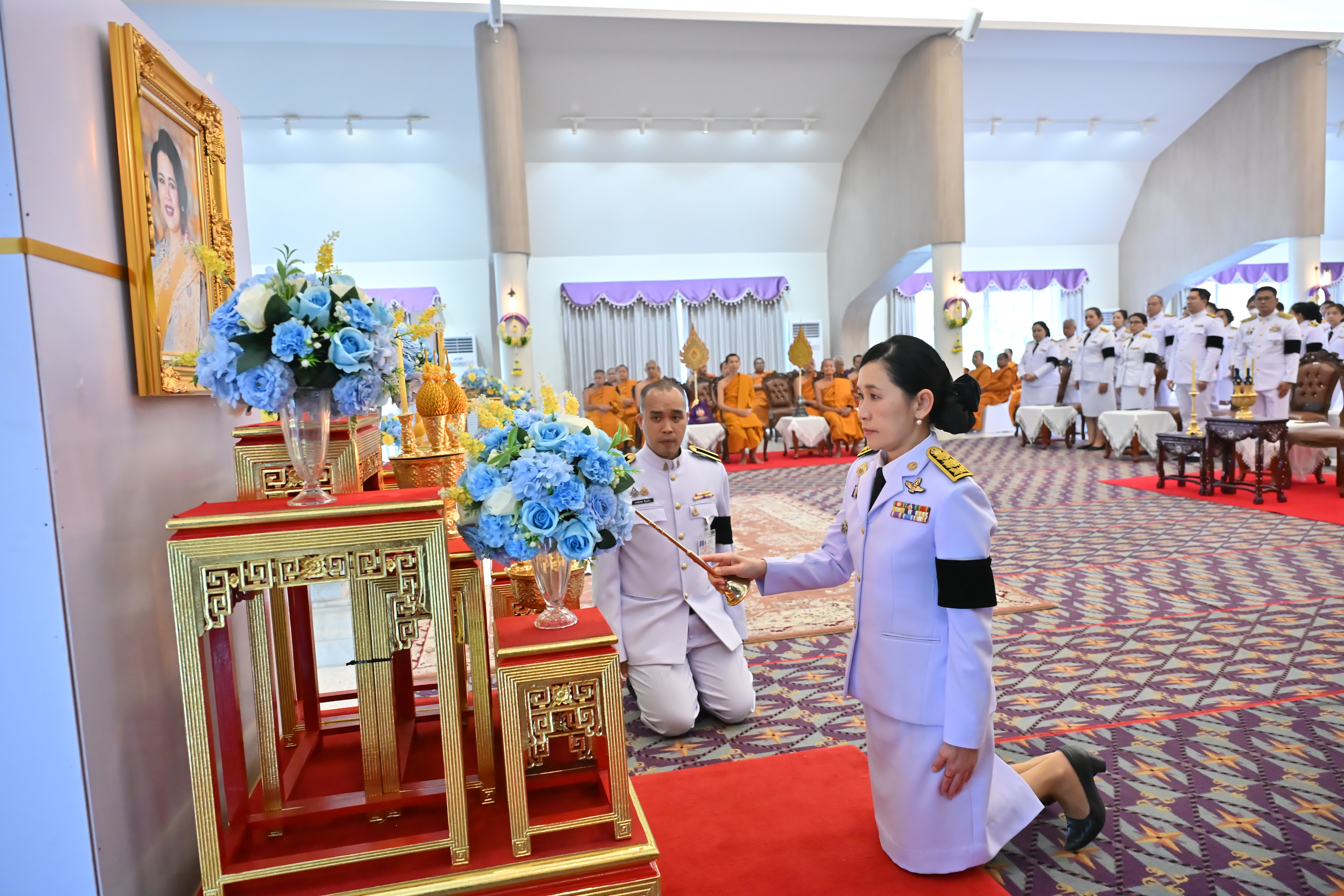 title - พิธีบำเพ็ญทักษิณานุประทานวาระสวรรรคต (สตมวาร) 100 วัน เพื่ออุทิศถวายพระราชกุศลแด่ สมเด็จพระนางเจ้าสิริกิติ์ พระบรมราชินีนาถ พระบรมราชชนนีพันปีหลวง