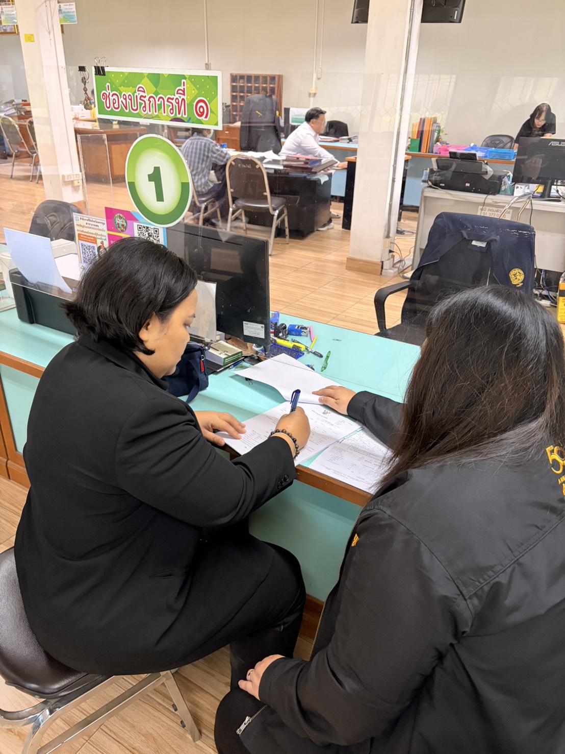 title - ส.ป.ก.นครปฐม ได้ดำเนินการจดทะเบียนโอนสิทธิในที่ดิน ส.ป.ก. ให้แก่เกษตรกร จำนวน 3 ราย