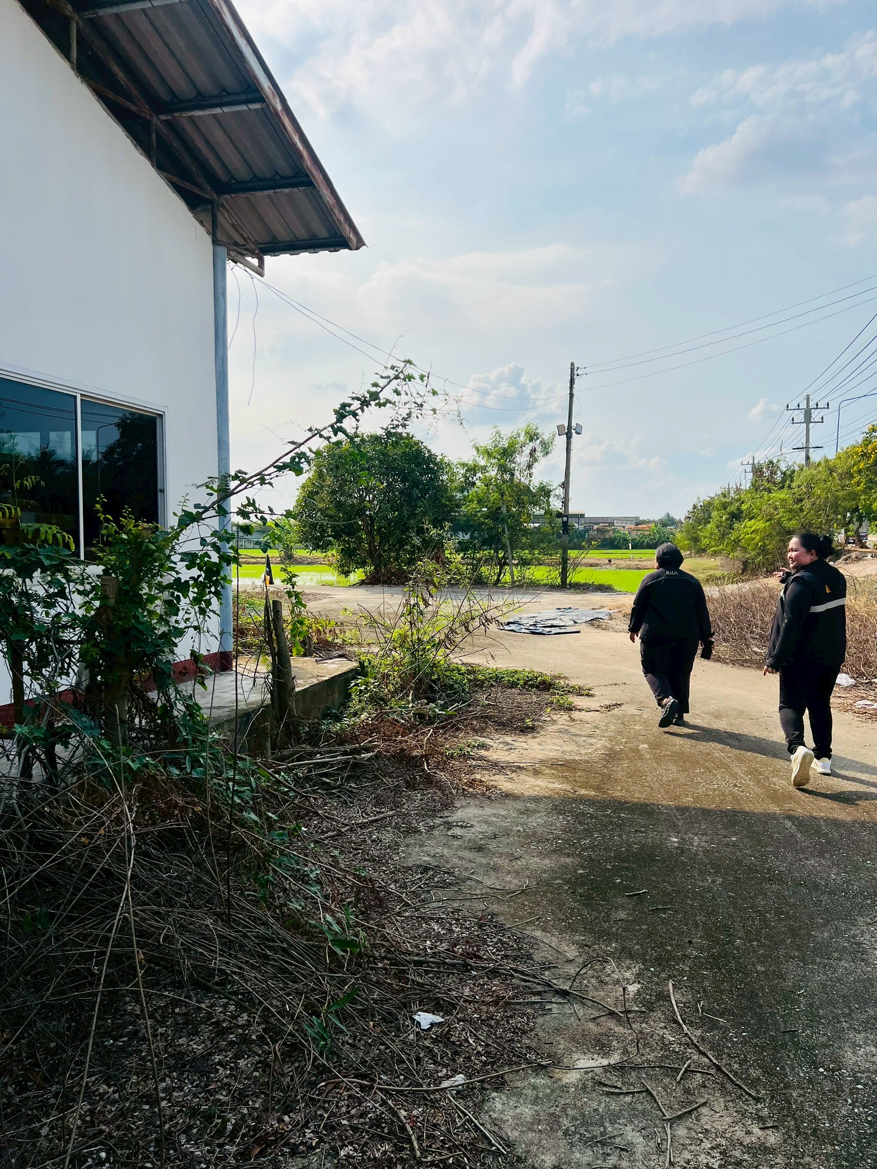 title - ส.ป.ก.นครปฐม โดย นางสาวศศิธร นาคศรีจันทร์ ปฏิรูปที่ดินจังหวัดนครปฐม ได้ลงพื้นที่ตรวจสอบกรณีสหกรณ์การเกษตรปฏิรูปที่ดินพุทธมณฑล ฯ