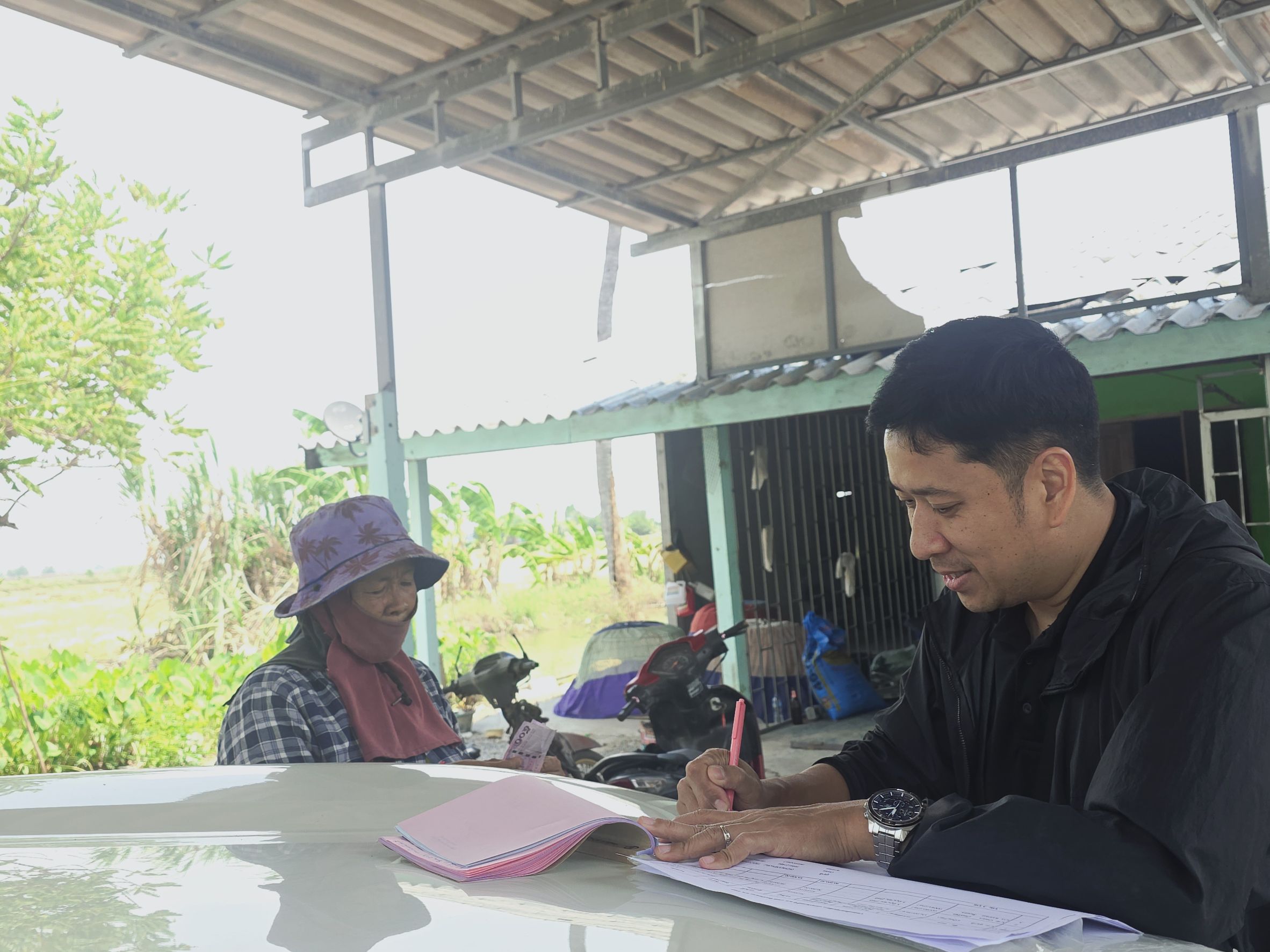 title - ส.ป.ก.นครปฐม ลงพื้นที่ให้บริการเกษตรกรในการจัดทำสัญญาสนับสนุนสินเชื่อเงินกองทุนการปฏิรูปที่ดินเพื่อเกษตรกรรมและด้านการจัดเก็บรายได้เงินกองทุนการปฏิรูปที่ดินเพื่อเกษตรกรรม ปีงบประมาณ พ.ศ. 2569