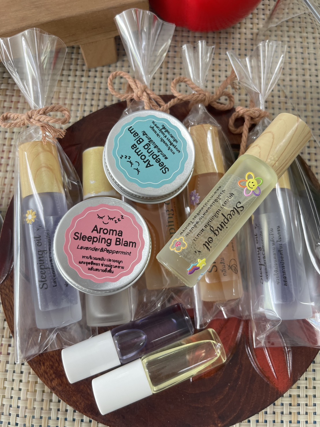 title - ส.ป.ก.นครปฐม จัดโครงการพัฒนาธุรกิจชุมชน ในเขตปฏิรูปที่ดินจังหวัดนครปฐม ประจำปีงบประมาณ พ.ศ. 2569 การอบรมเชิงปฏิบัติการ หลักสูตร การเพิ่มมูลค่าสินค้า และการพัฒนาช่องทางด้านการตลาด การแปรรูปผลผลิต การพัฒนาบรรจุภัณฑ์ การสร้างมาตรฐานสินค้า (การทำ Aroma Sleeping Balm) 