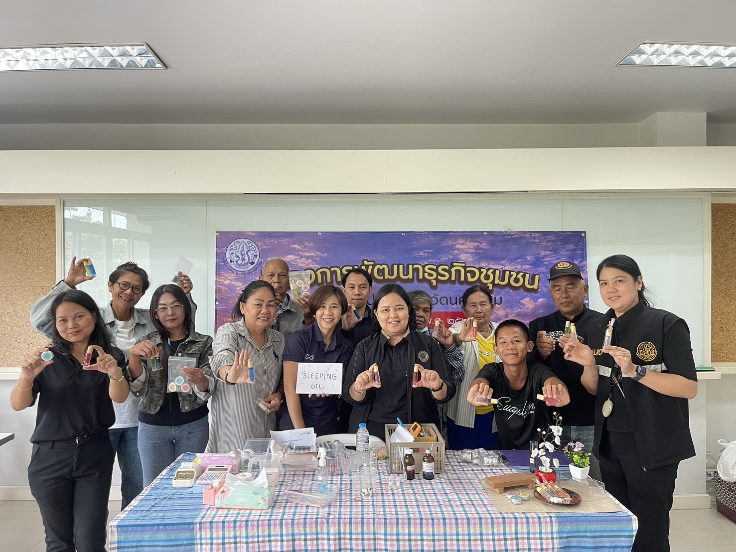 title - ส.ป.ก.นครปฐม จัดโครงการพัฒนาธุรกิจชุมชน ในเขตปฏิรูปที่ดินจังหวัดนครปฐม ประจำปีงบประมาณ พ.ศ. 2569 การอบรมเชิงปฏิบัติการ หลักสูตร การเพิ่มมูลค่าสินค้า และการพัฒนาช่องทางด้านการตลาด การแปรรูปผลผลิต การพัฒนาบรรจุภัณฑ์ การสร้างมาตรฐานสินค้า (การทำ Aroma Sleeping Balm) 