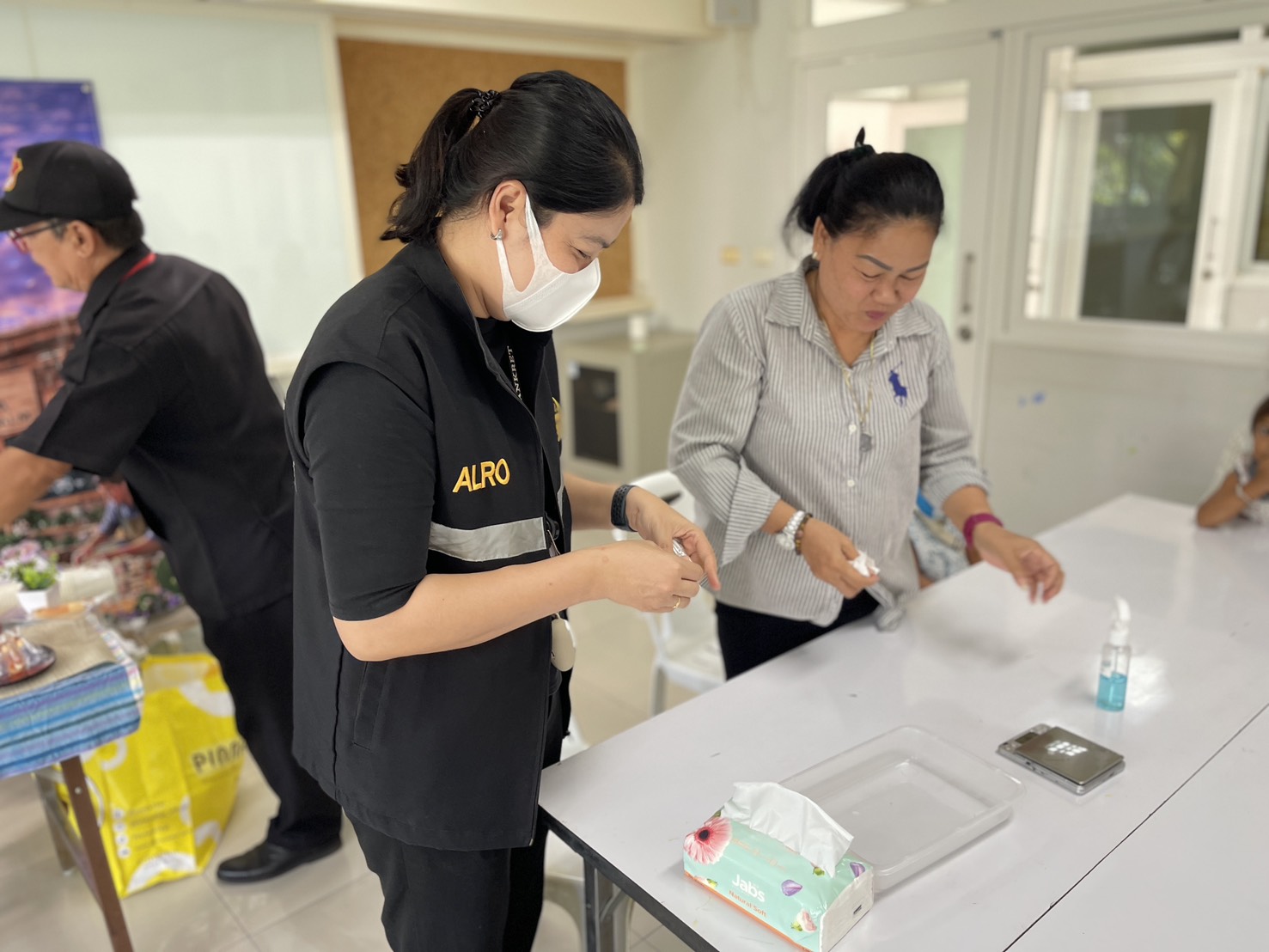 title - ส.ป.ก.นครปฐม จัดโครงการพัฒนาธุรกิจชุมชน ในเขตปฏิรูปที่ดินจังหวัดนครปฐม ประจำปีงบประมาณ พ.ศ. 2569 การอบรมเชิงปฏิบัติการ หลักสูตร การเพิ่มมูลค่าสินค้า และการพัฒนาช่องทางด้านการตลาด การแปรรูปผลผลิต การพัฒนาบรรจุภัณฑ์ การสร้างมาตรฐานสินค้า (การทำ Aroma Sleeping Balm) 