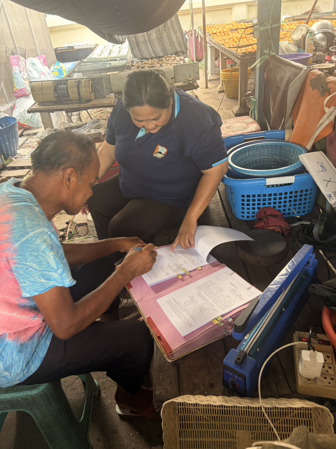 title - ส.ป.ก.นครปฐม ลงพื้นที่ให้บริการจัดทำสัญญากู้ยืมเงินสินเชื่อเกษตรกร จำนวน 13 ราย เป็นเงิน 650,000 บาท โครงการส่งเสริมปัจจัยการผลิตให้กับเเกษตรกรในเขตปฏิรูปที่ดินพื้นที่บางเลน ปี พ.ศ.2569