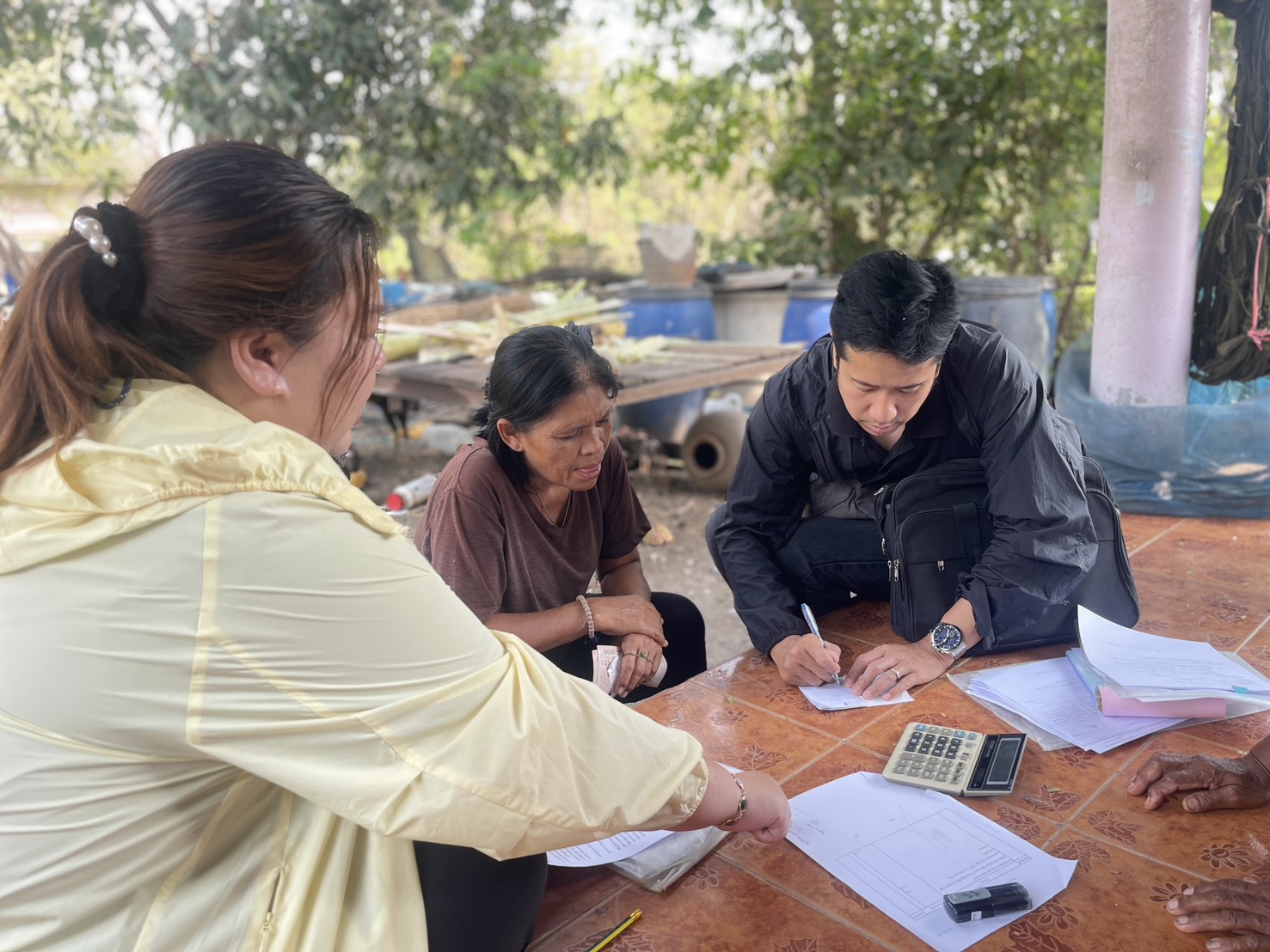 title - ส.ป.ก.นครปฐม ลงพื้นที่ให้บริการจัดทำคำขอกู้เงินโครงการส่งเสริมปัจจัยการผลิต ปี 2569 และด้านการจัดเก็บและให้สินเชื่อเงินกองทุนการปฏิรูปที่ดินเพื่อเกษตรกรรม ปีงบประมาณ พ.ศ. 2569