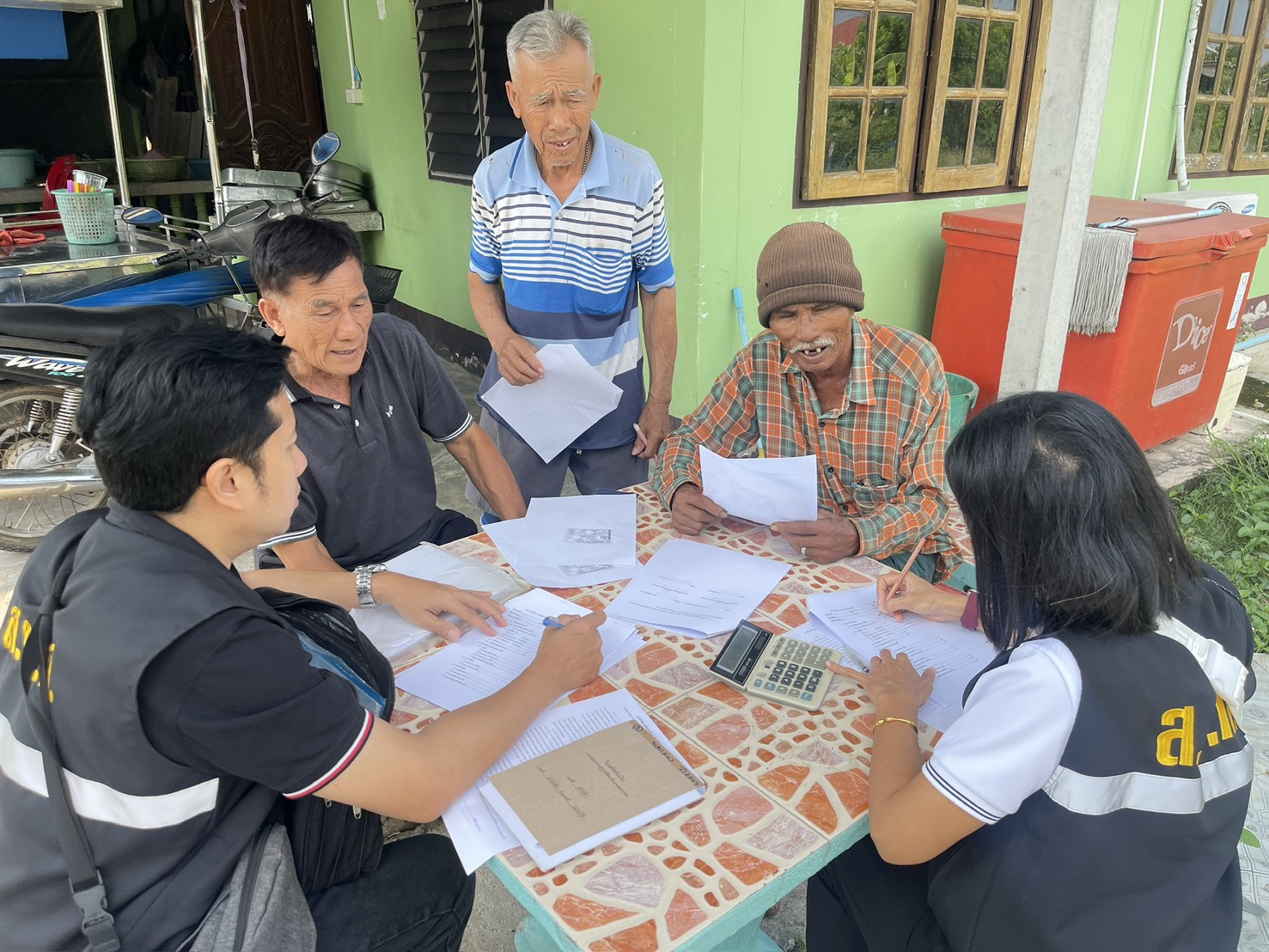 title - ส.ป.ก.นครปฐม ลงพื้นที่ให้บริการจัดทำคำขอกู้เงินโครงการส่งเสริมปัจจัยการผลิต ปี 2569 และด้านการจัดเก็บและให้สินเชื่อเงินกองทุนการปฏิรูปที่ดินเพื่อเกษตรกรรม  ปีงบประมาณ พ.ศ. 2569