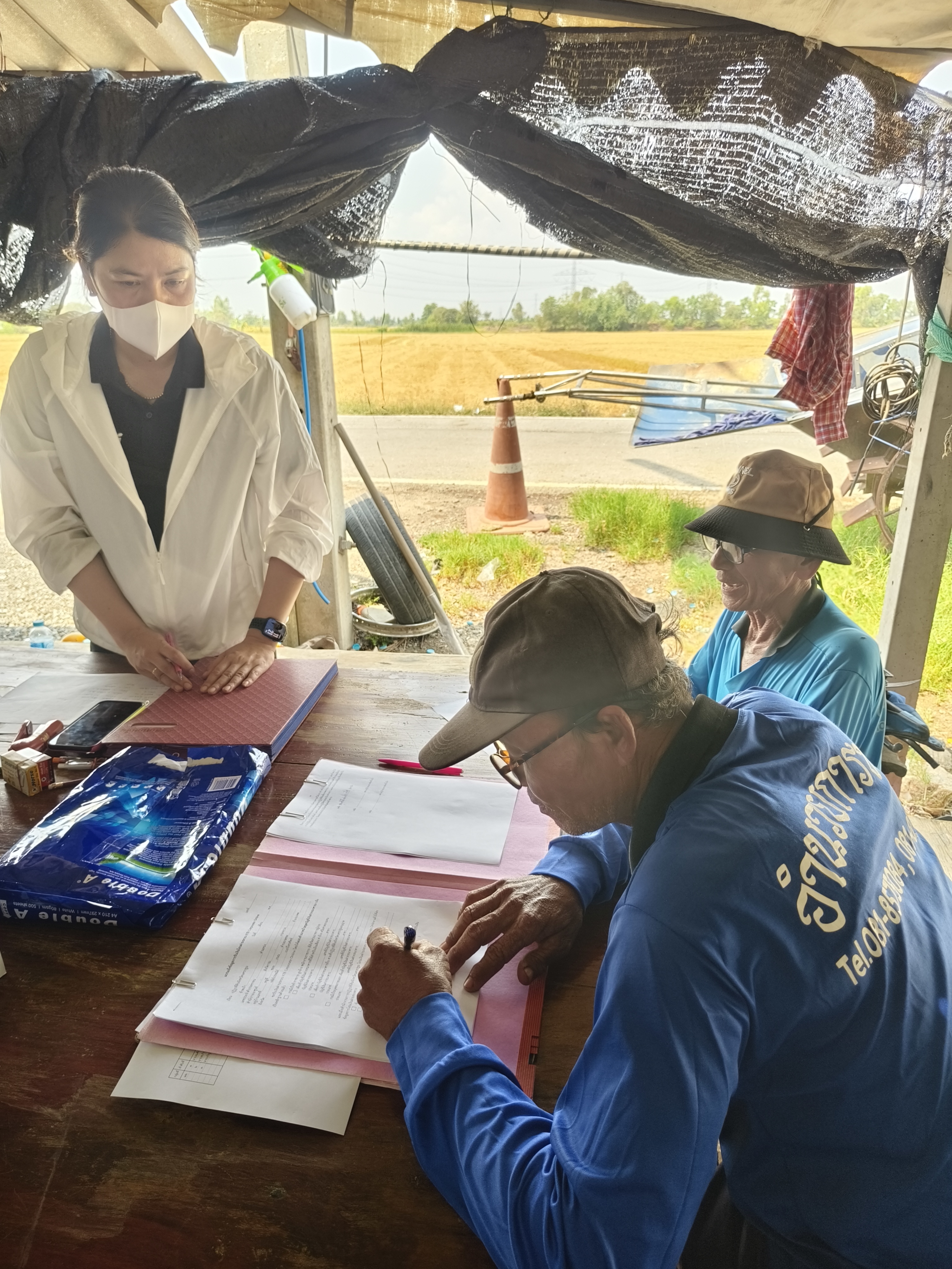 title - ส.ป.ก.นครปฐม ลงพื้นที่ให้บริการจัดทำคำขอกู้เงินโครงการส่งเสริมปัจจัยการผลิต ปี 2569 และด้านการจัดเก็บและให้สินเชื่อเงินกองทุนการปฏิรูปที่ดินเพื่อเกษตรกรรม  ปีงบประมาณ พ.ศ. 2569