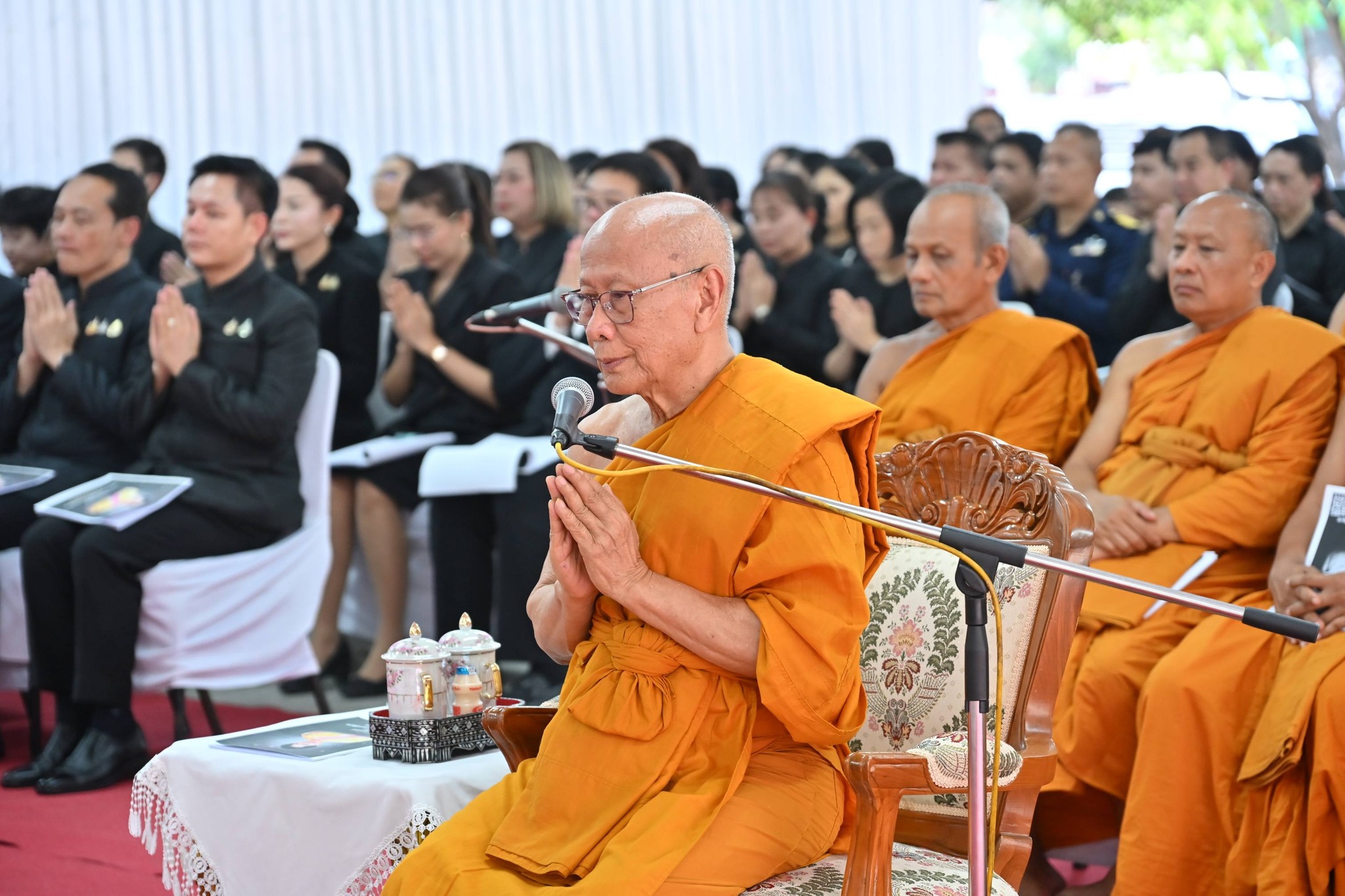 title - พิธีสวดพระพุทธมนต์และเจริญจิตตภาวนา อุทิศถวายพระราชกุศลแด่ สมเด็จพระนางเจ้าสิริกิติ์ พระบรมราชินีนาถ พระบรมราชชนนีพันปีหลวง 