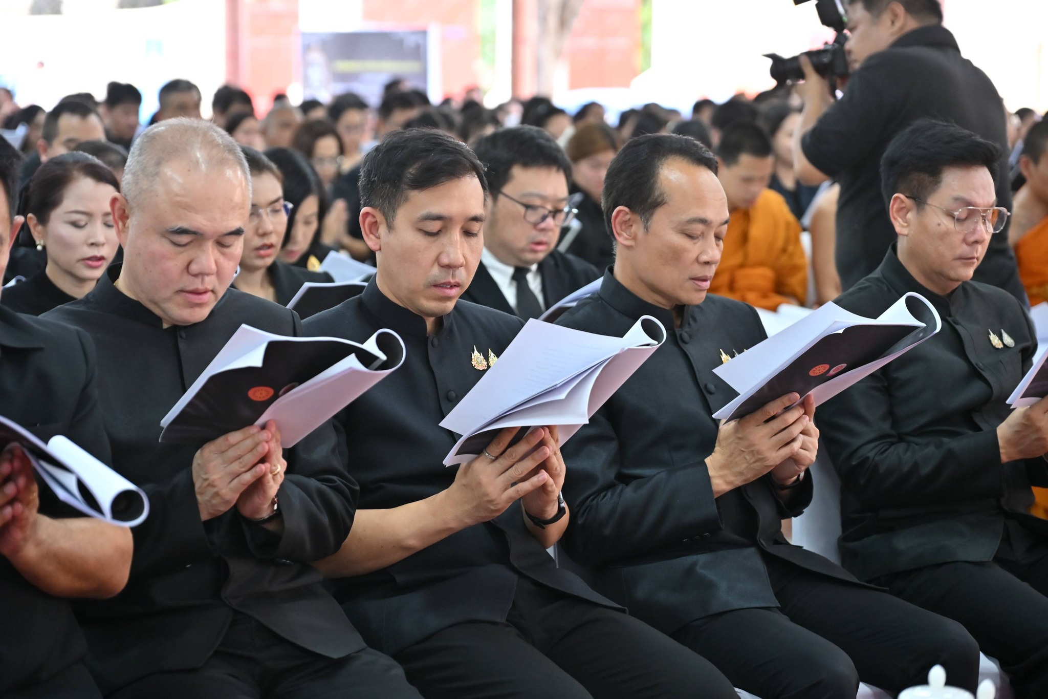 title - พิธีสวดพระพุทธมนต์และเจริญจิตตภาวนา อุทิศถวายพระราชกุศลแด่ สมเด็จพระนางเจ้าสิริกิติ์ พระบรมราชินีนาถ พระบรมราชชนนีพันปีหลวง 