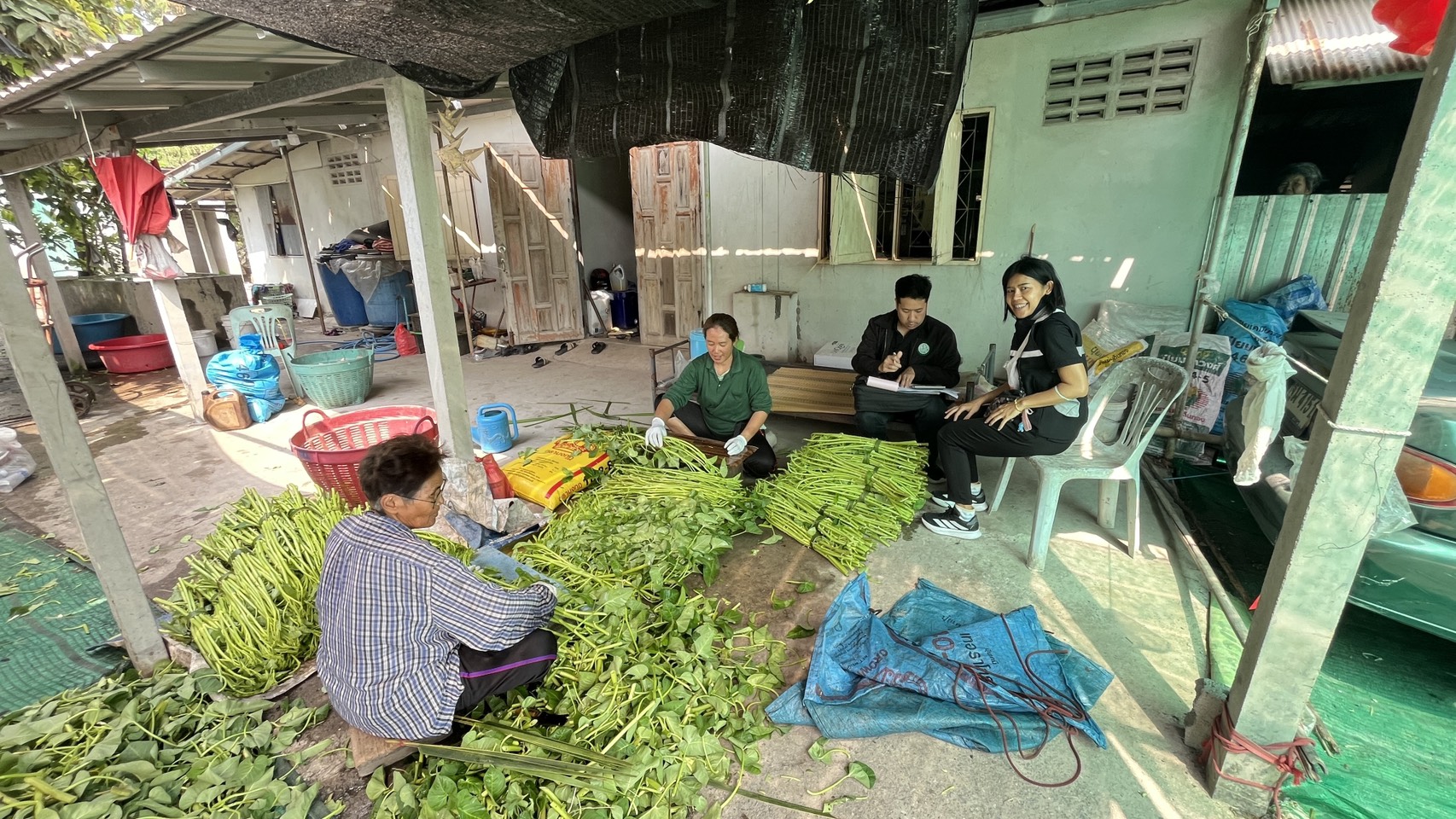 title - ส.ป.ก.นครปฐม ลงพื้นที่ให้บริการเกษตรกรด้านการให้สินเชื่อเงินกองทุนการปฏิรูปที่ดินเพื่อเกษตรกรรม ปีงบประมาณ พ.ศ. 2569 