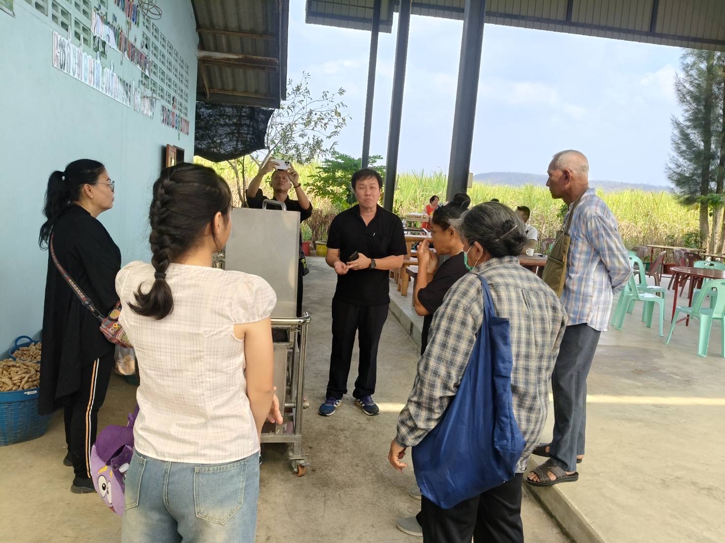 title - ส.ป.ก.นครปฐม จัดฝึกอบรมและศึกษาดูงานโครงการยกระดับศักยภาพพัฒนาสินค้าเกษตรชีวภาพกิจกรรมยกระดับศักยภาพ การพัฒนาศักยภาพสินค้าเกษตรชีวภาพ ปีงบประมาณ พ.ศ. 2569 หลักสูตร การเพิ่มประสิทธิภาพการผลิตพืชสมุนไพรในเขตปฏิรูปที่ดิน เพื่อส่งเสริมองค์ความรู้และยกระดับศักยภาพ