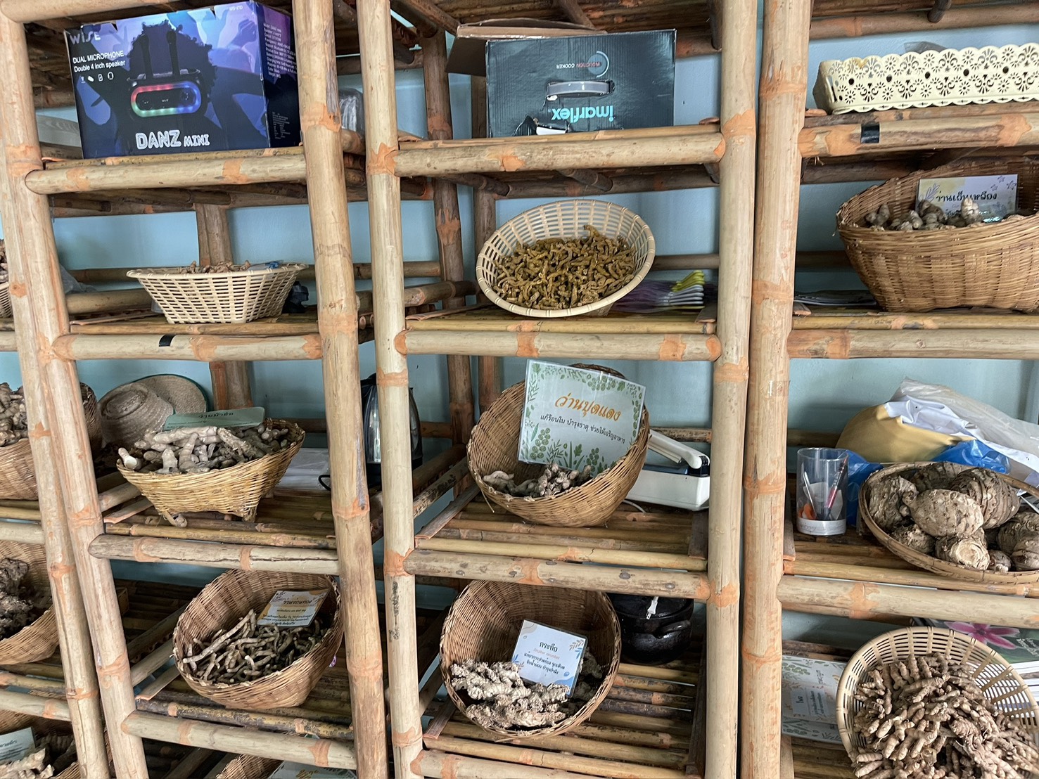 title - ส.ป.ก.นครปฐม จัดฝึกอบรมและศึกษาดูงานโครงการยกระดับศักยภาพพัฒนาสินค้าเกษตรชีวภาพกิจกรรมยกระดับศักยภาพ การพัฒนาศักยภาพสินค้าเกษตรชีวภาพ ปีงบประมาณ พ.ศ. 2569 หลักสูตร การเพิ่มประสิทธิภาพการผลิตพืชสมุนไพรในเขตปฏิรูปที่ดิน เพื่อส่งเสริมองค์ความรู้และยกระดับศักยภาพ