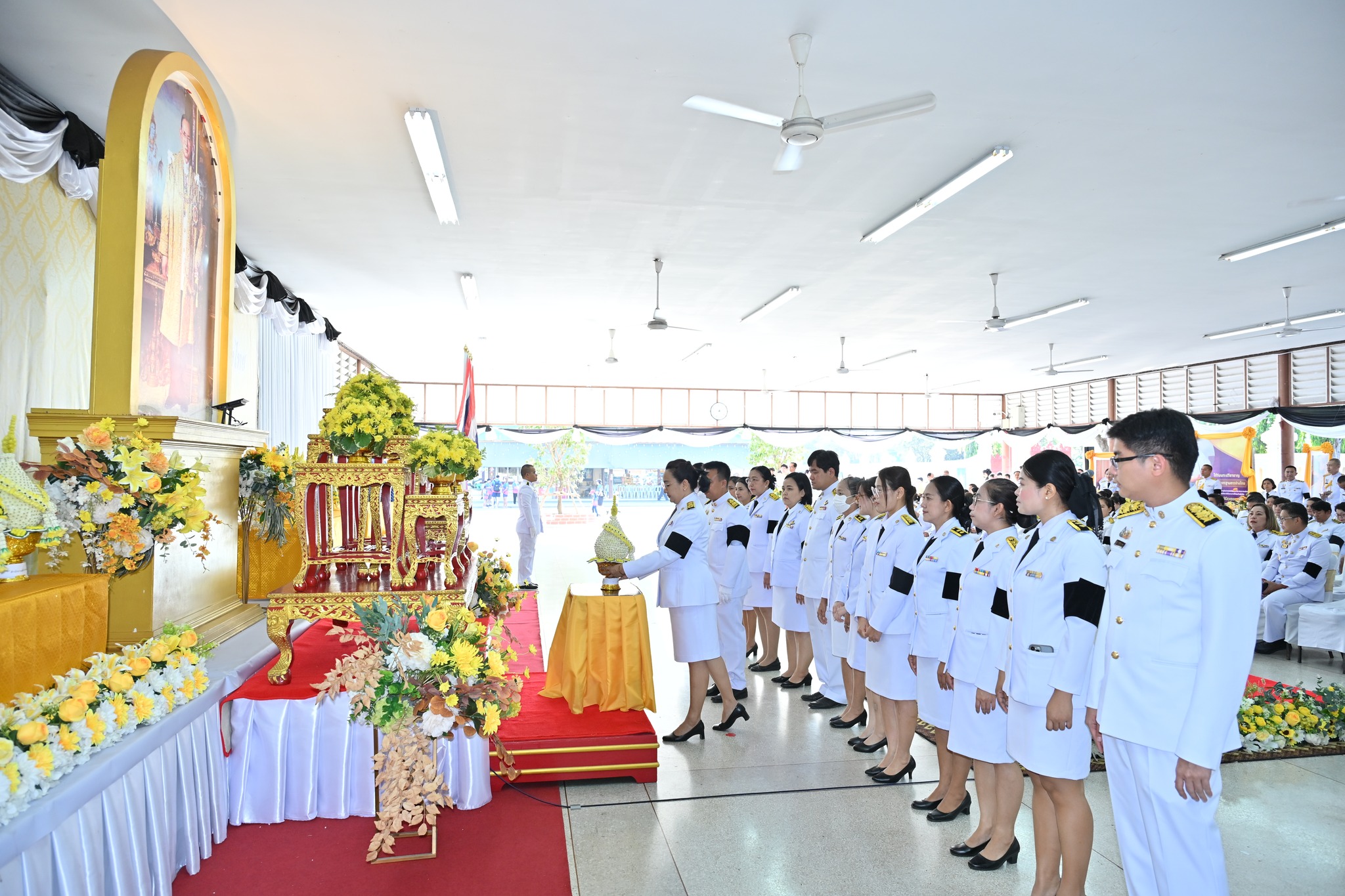 title - พิธีถวายเครื่องราชสักการะพระบาทสมเด็จพระบรมชนกาธิเบศร มหาภูมิพลอดุลยเดชมหาราช บรมนาถบพิตร พระบิดาแห่งมาตรฐานการช่างไทย เนื่องในวันมาตรฐานฝีมือแรงงานแห่งชาติ ประจำปี 2569 