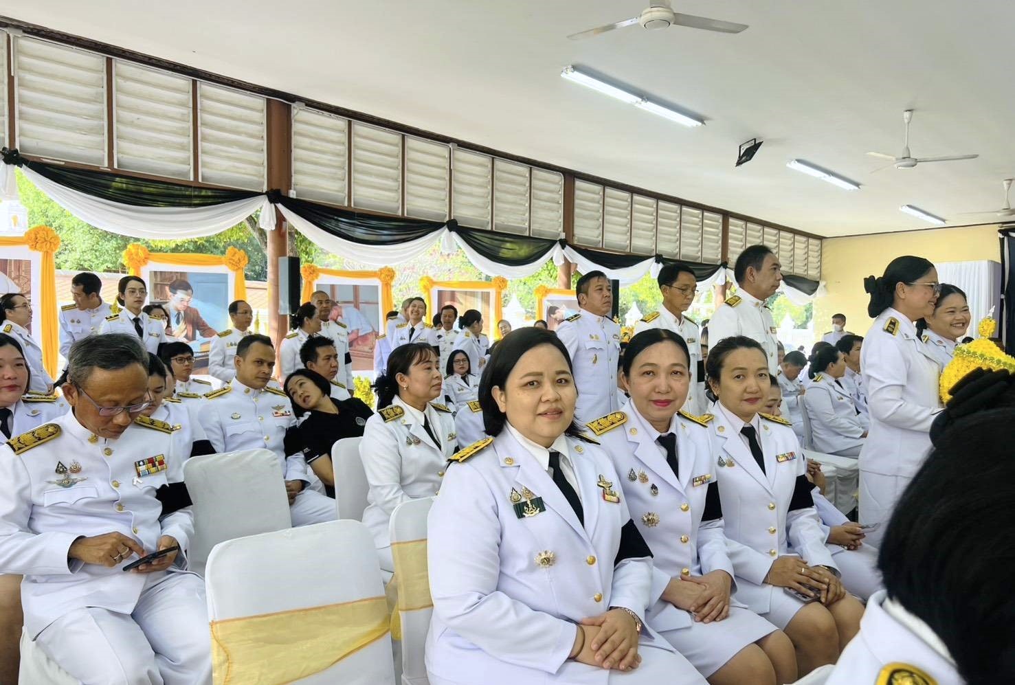 title - พิธีถวายเครื่องราชสักการะพระบาทสมเด็จพระบรมชนกาธิเบศร มหาภูมิพลอดุลยเดชมหาราช บรมนาถบพิตร พระบิดาแห่งมาตรฐานการช่างไทย เนื่องในวันมาตรฐานฝีมือแรงงานแห่งชาติ ประจำปี 2569 