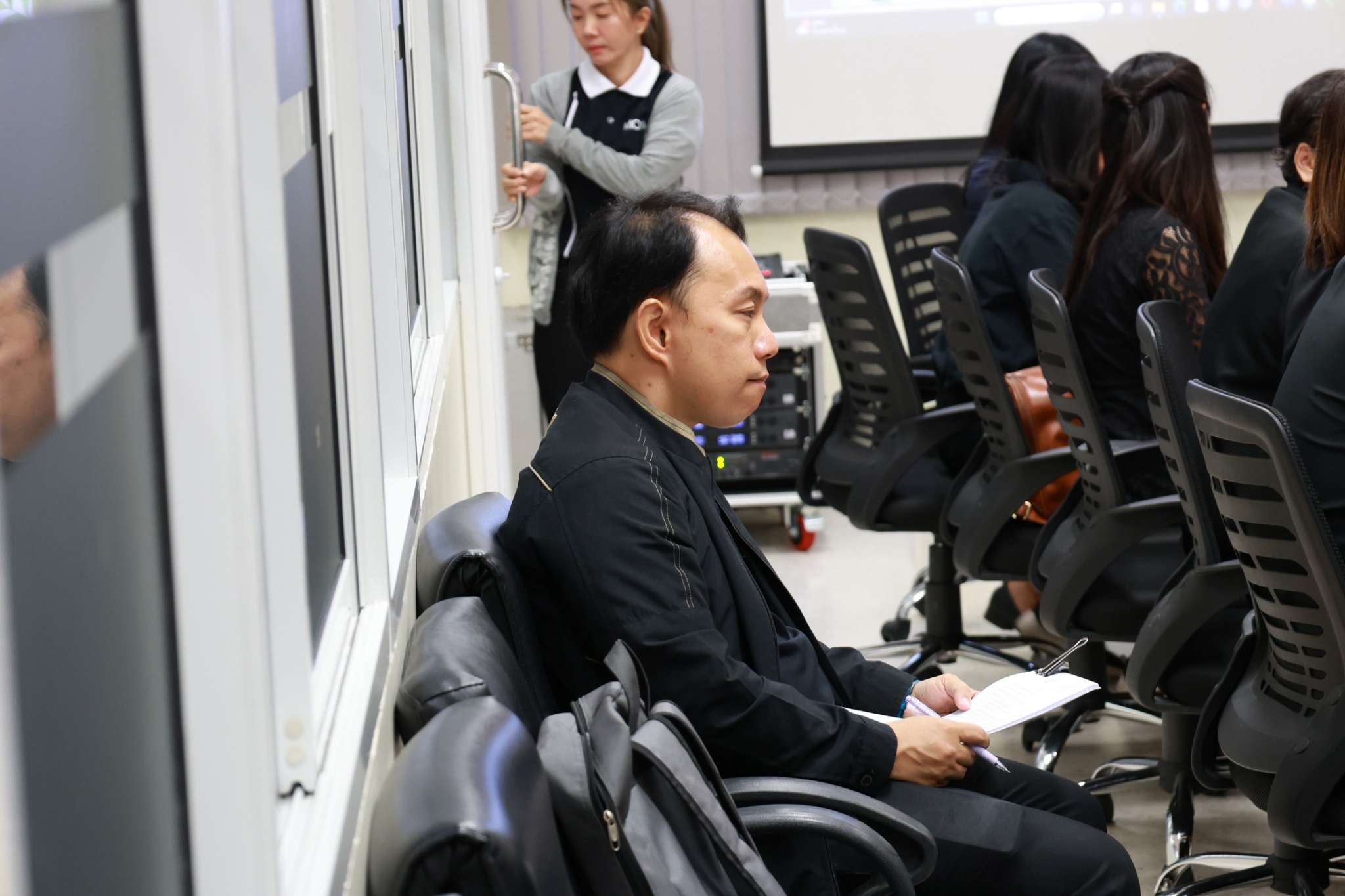 title - ส.ป.ก.นครปฐม เข้าร่วมการประชุมคณะทำงานสรรหาปราชญ์เกษตรของแผ่นดินจังหวัดนครปฐม
