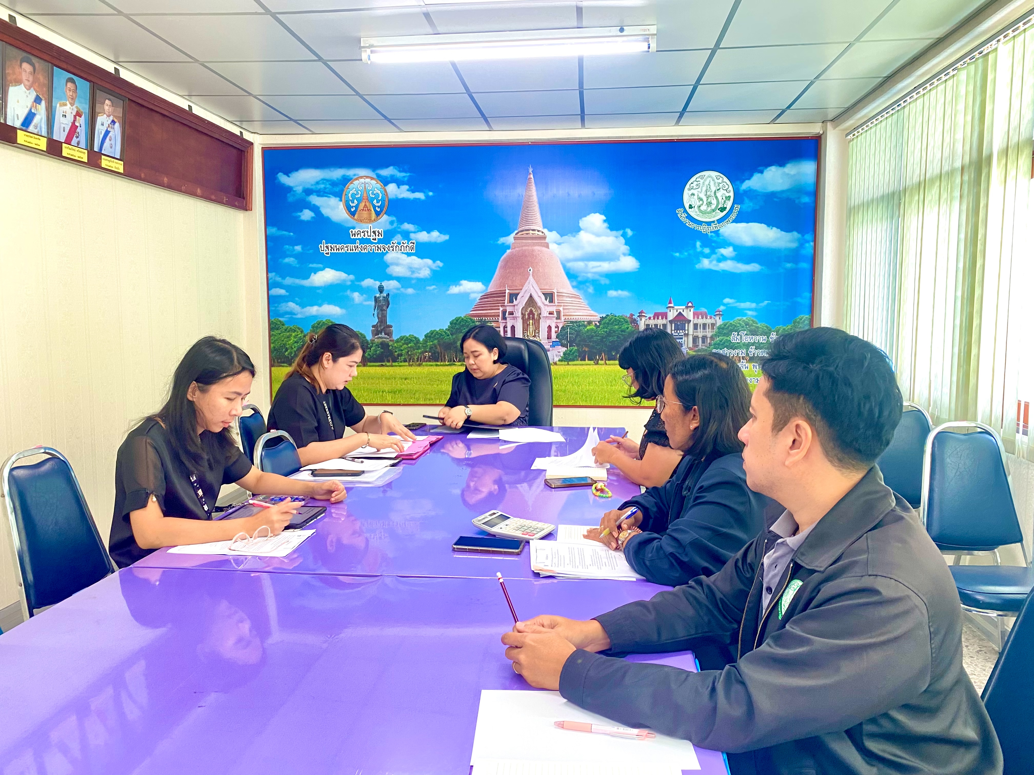 title - ประชุมคณะทำงานพิจารณาคำขอกู้ยืมเงินกองทุนการปฏิรูปที่ดินเพื่อเกษตรกรรม ให้แก่เกษตรกรในเขตพื้นที่การปฏิรูปที่ดินจังหวัดนครปฐม ครั้งที่ 2/2568